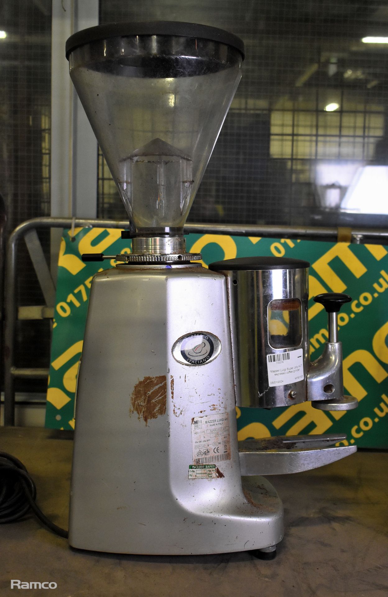 2x Mazzer Luigi Super Jolly AUT espresso coffee grinders - Image 8 of 12