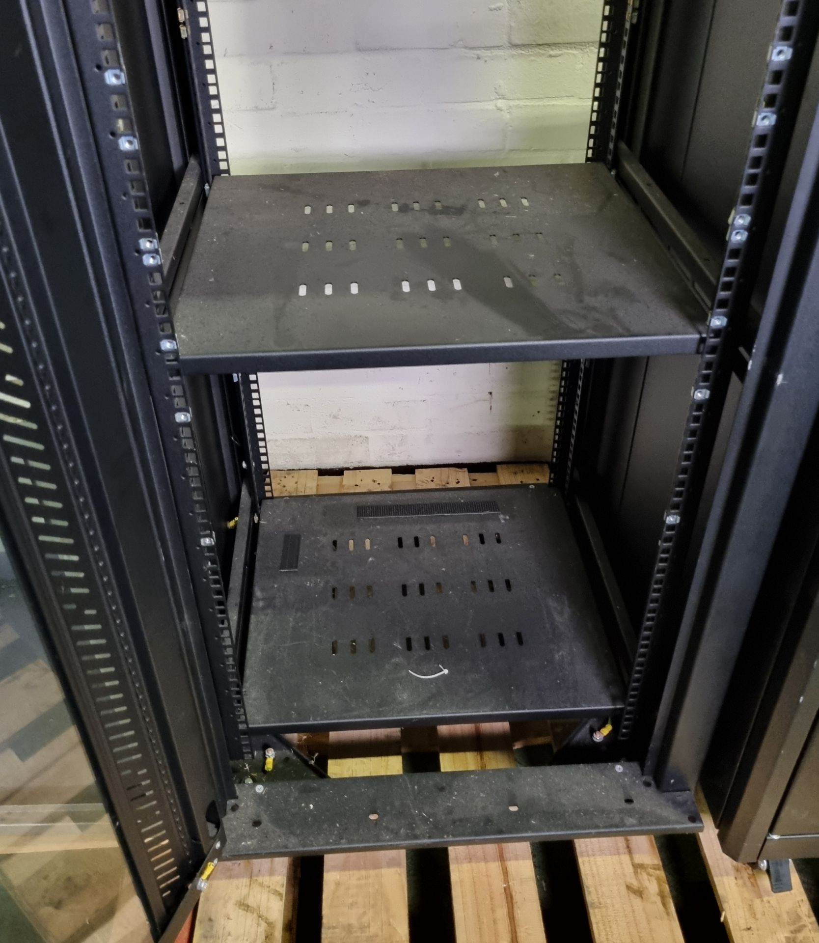 Cannon mobile server cabinet - W 600 x D 650 x H 1290mm - MISSING REAR PANEL - Image 3 of 3