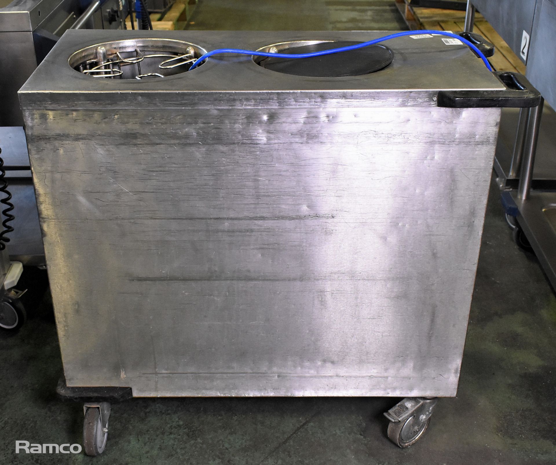 Temp-Rite C2314 stainless steel mobile heated plate dispenser - L 1000 x W 500 x H 900mm - Image 3 of 7