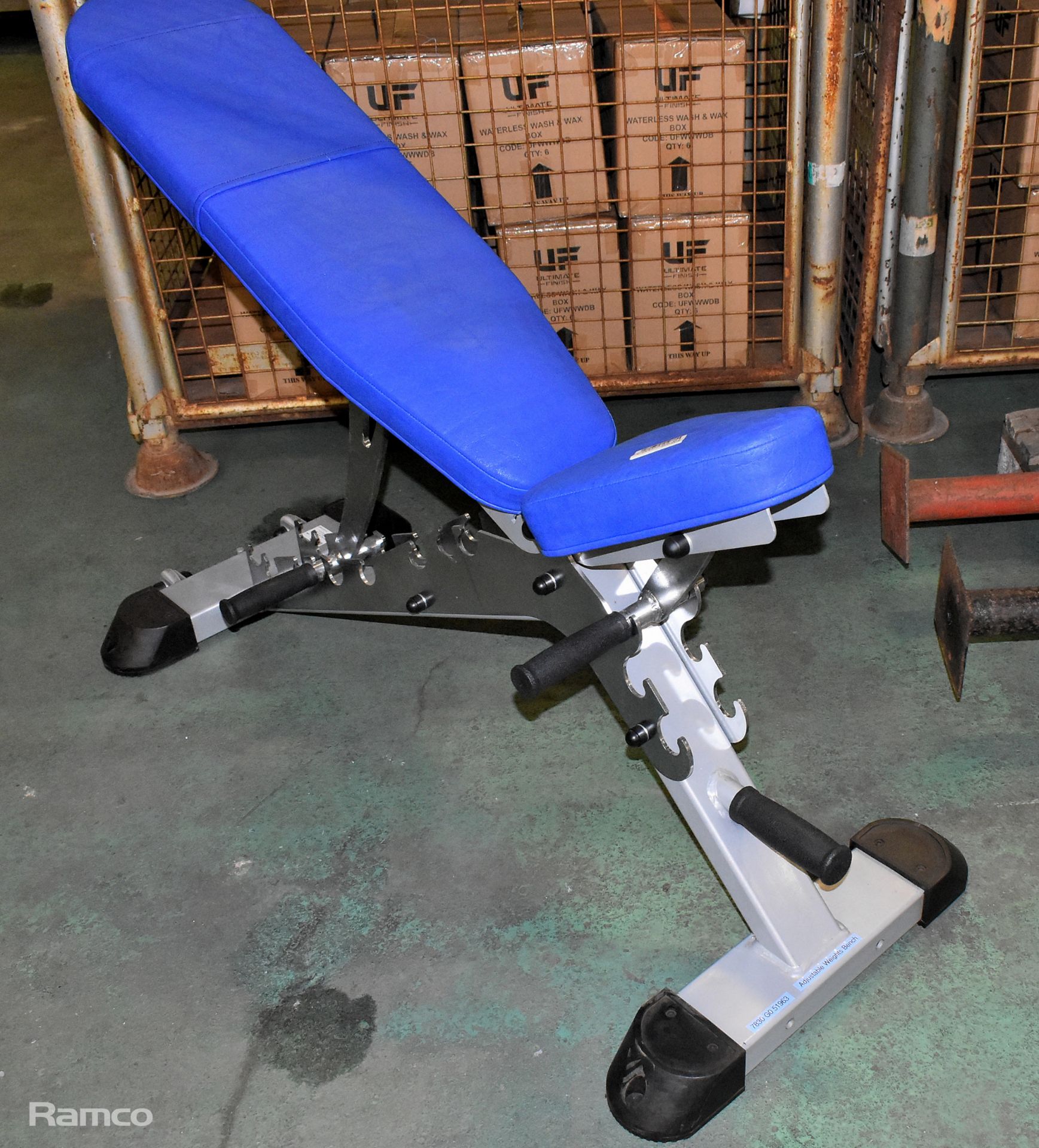 LeisureLines adjustable weight bench - W 1260 x D 530 x H 510mm - Image 4 of 5