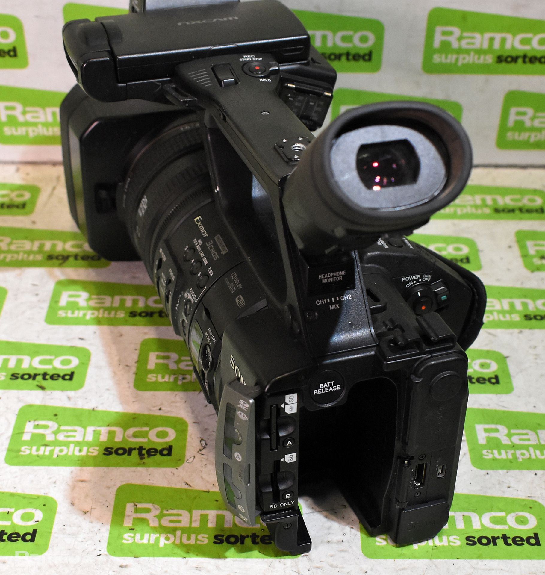 Sony HXR-NX3 digital HD video camera recorder - Image 4 of 9