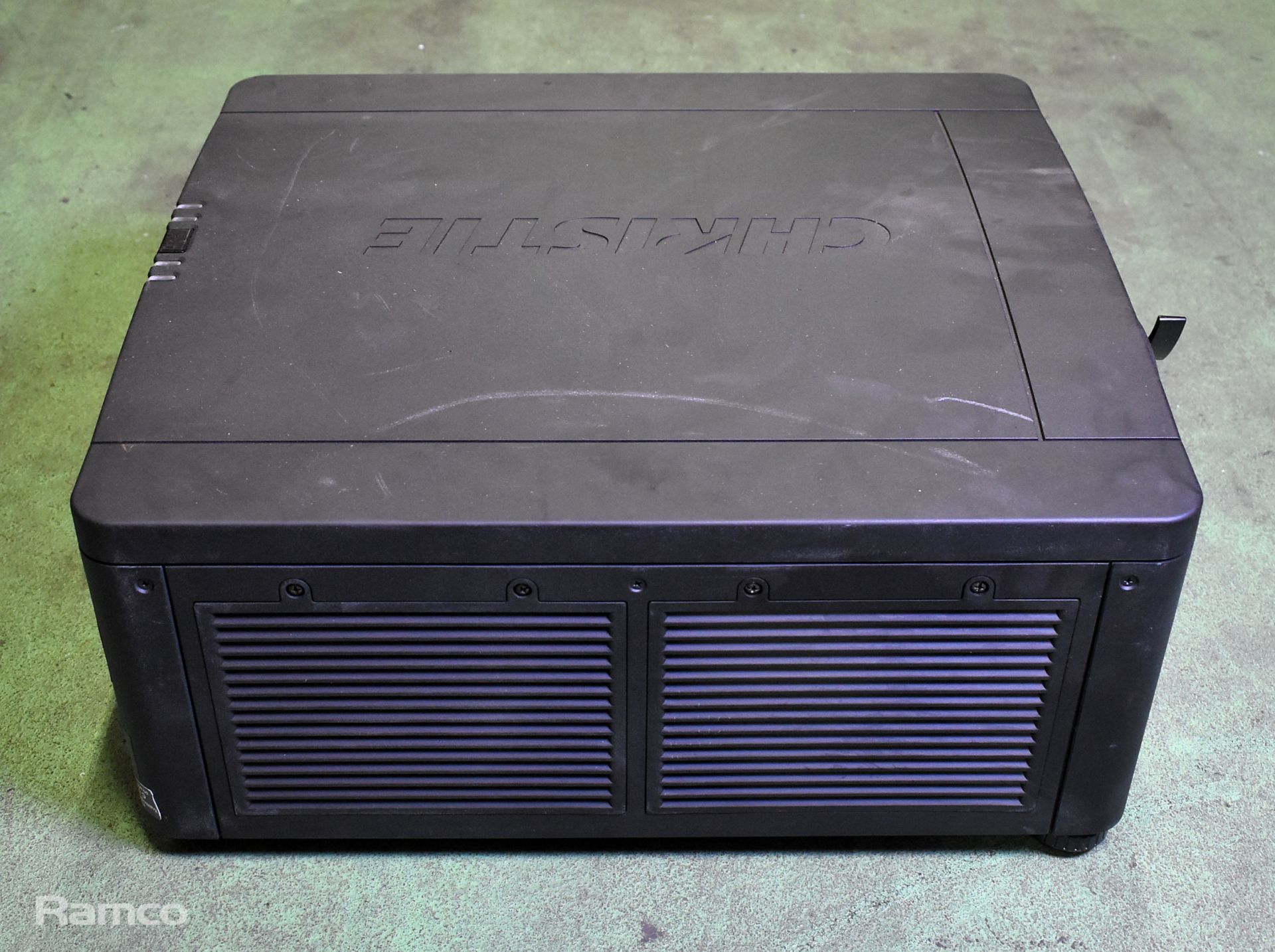 Christie DS+6K-M SXGA+ large venue projector - 100 / 240V - 50 / 60Hz - L 600 x W 500 x H 260mm - Image 3 of 13