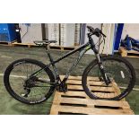 Merida Big Seven hardtail mountain bike - 3x10 Shimano drivetrain - Shimano hydraulic disc brakes