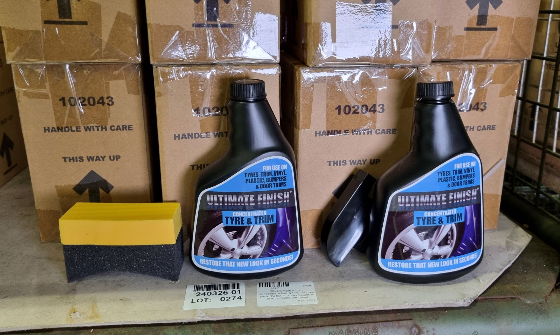 50x Ultimate Finish concentrate tyre & trim - double packs - 2x 500ml spray bottles & 2x applicators - Image 2 of 5