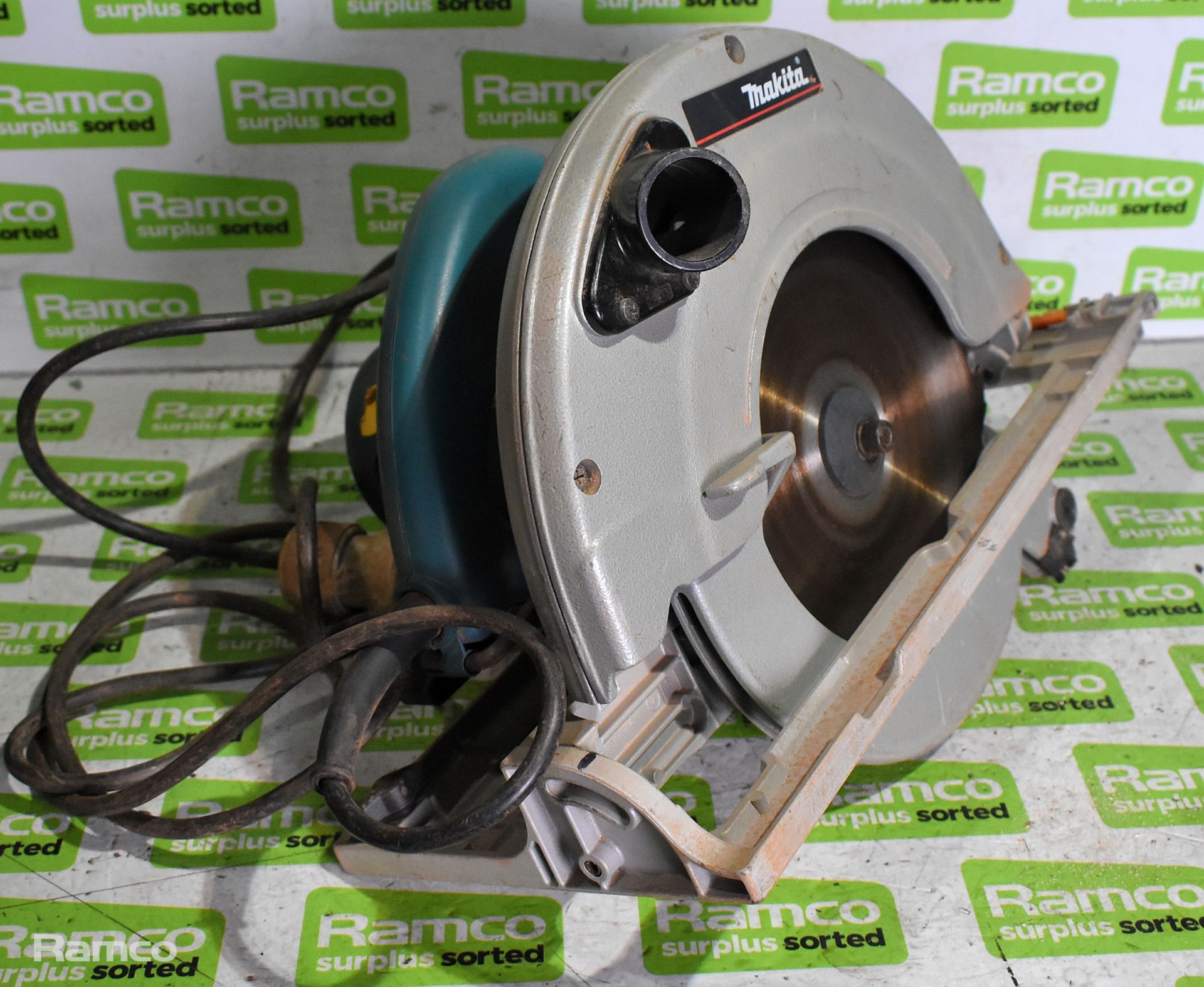 Makita 5903R 110V circular saw 1550W - 235mm blade with case - Image 4 of 10