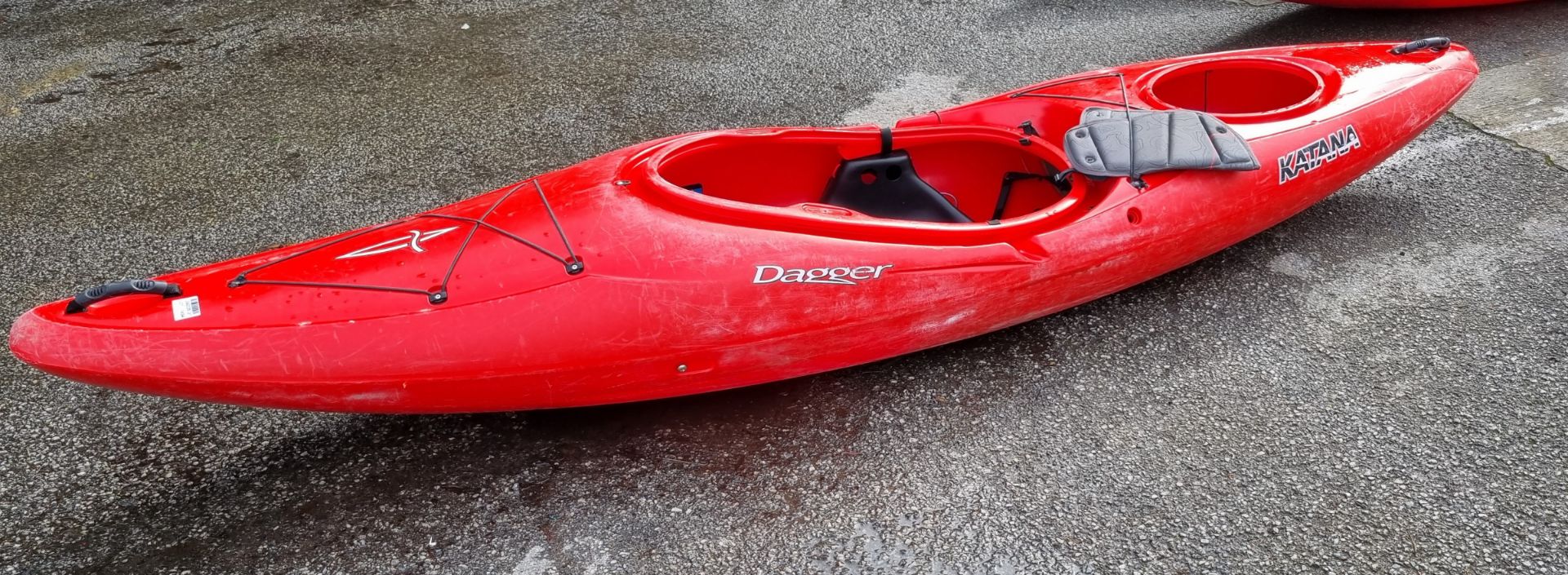 Dagger Katana polyethylene kayak - red - W 3200 x D 660 x H 420mm - Image 3 of 9