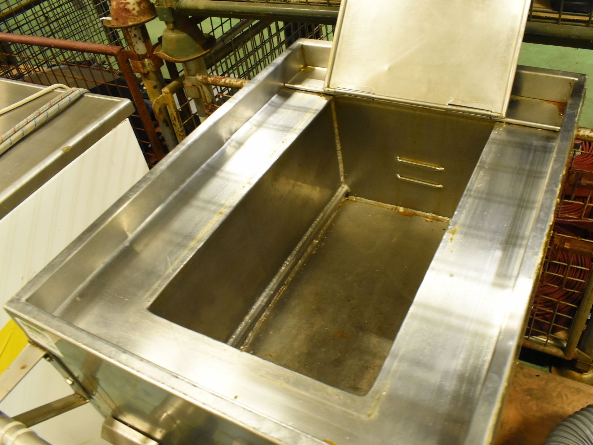 Henry Nuttall 010042 stainless steel deep fat fryer - 440V - W 500 x D 750 x H 960mm - Image 2 of 2