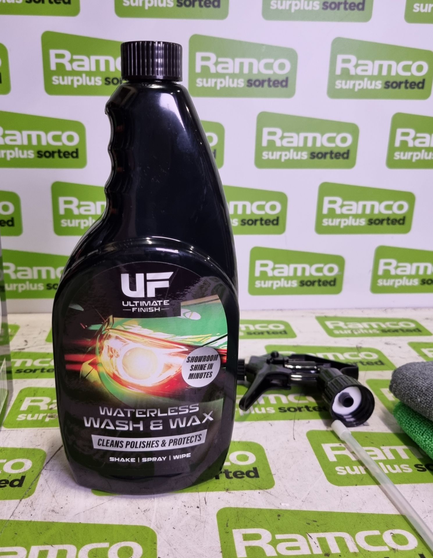 100x Ultimate Finish waterless wash & wax kits (750ml bottle and 2x microfibre cloths per pack) - Image 6 of 7