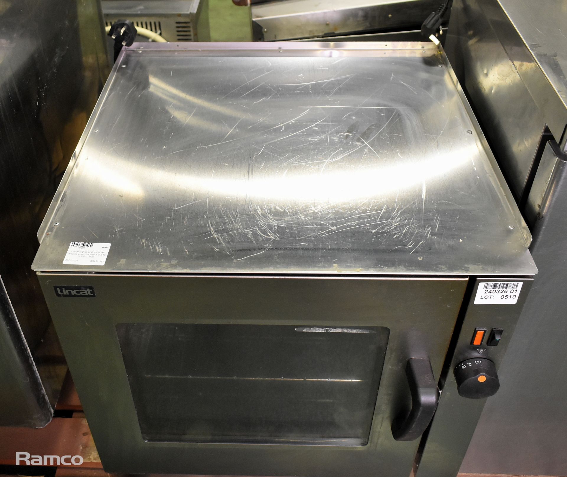 Lincat IP24B undercounter electric oven - W 610 x D 640 x H 670mm - Image 5 of 8