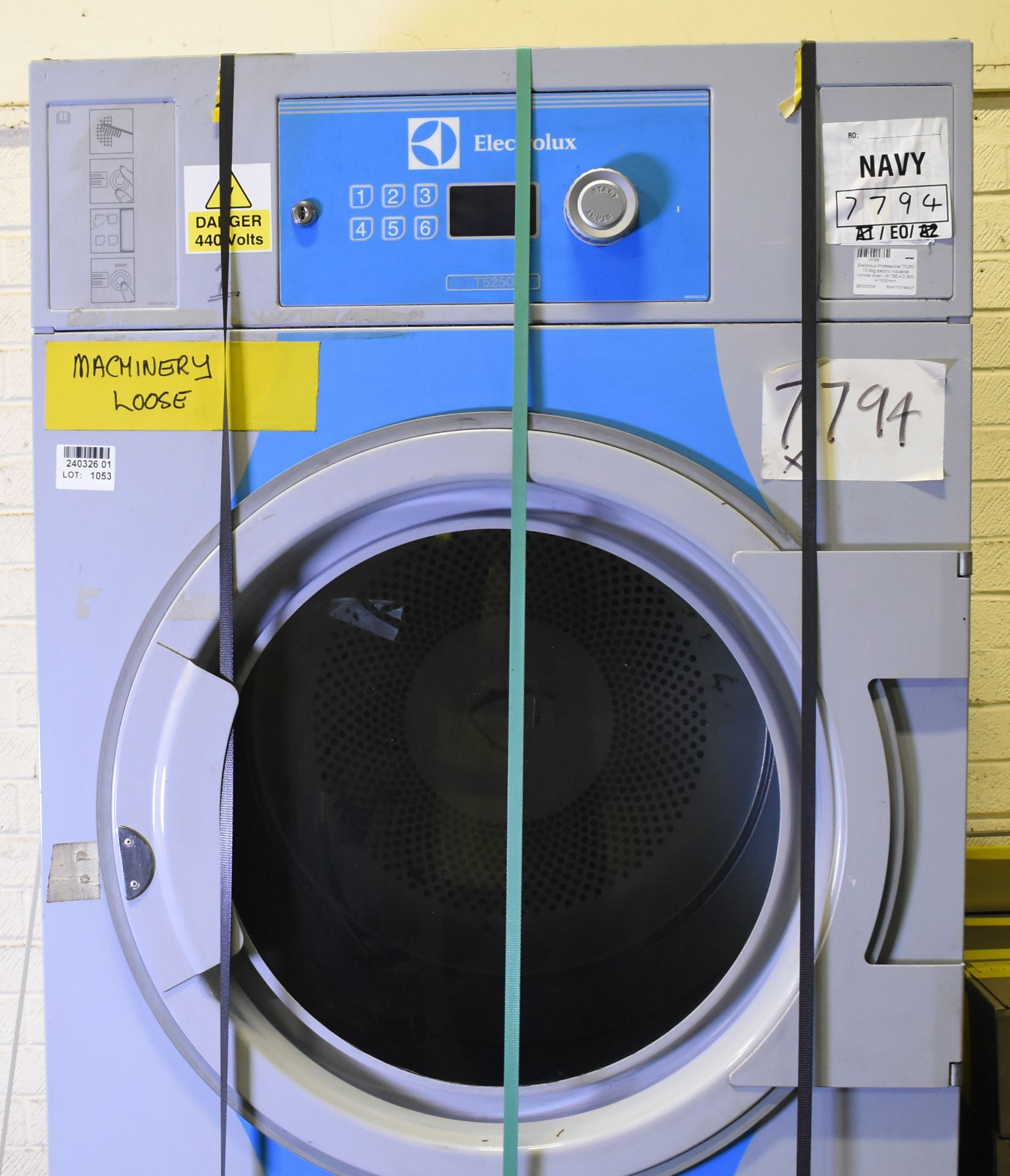 Electrolux Professional T5250 13.9kg electric industrial tumble dryer - W 790 x D 900 x H 1830mm - Image 3 of 7