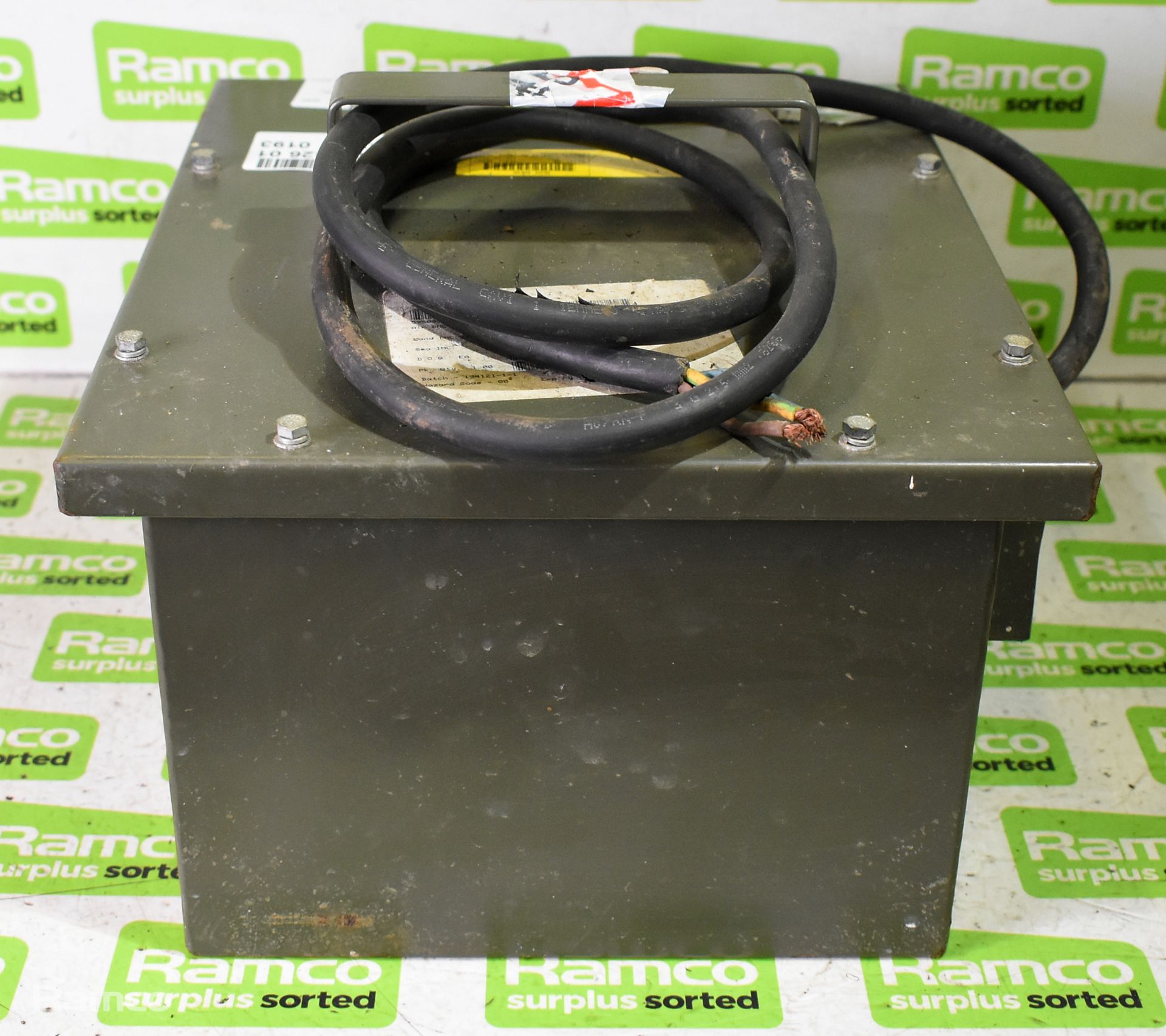 Heavy duty 250V-110V transformer - Image 3 of 4