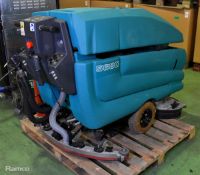 Tennant 5680 walk behind floor scrubber dryer - 10 hours used - NO BATTERIES