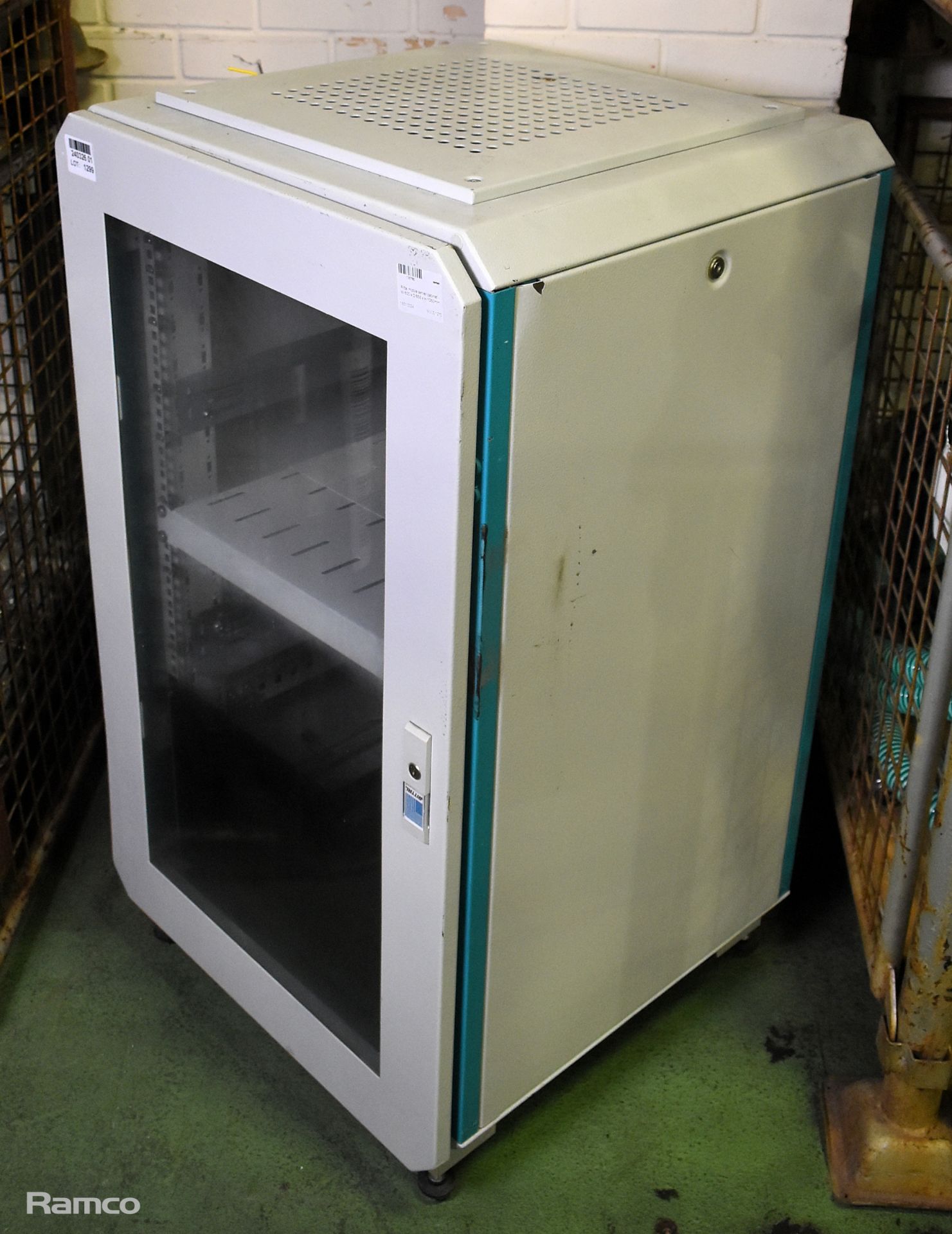 Rittal mobile server cabinet - W 600 x D 658 x H 1060mm - Image 4 of 6