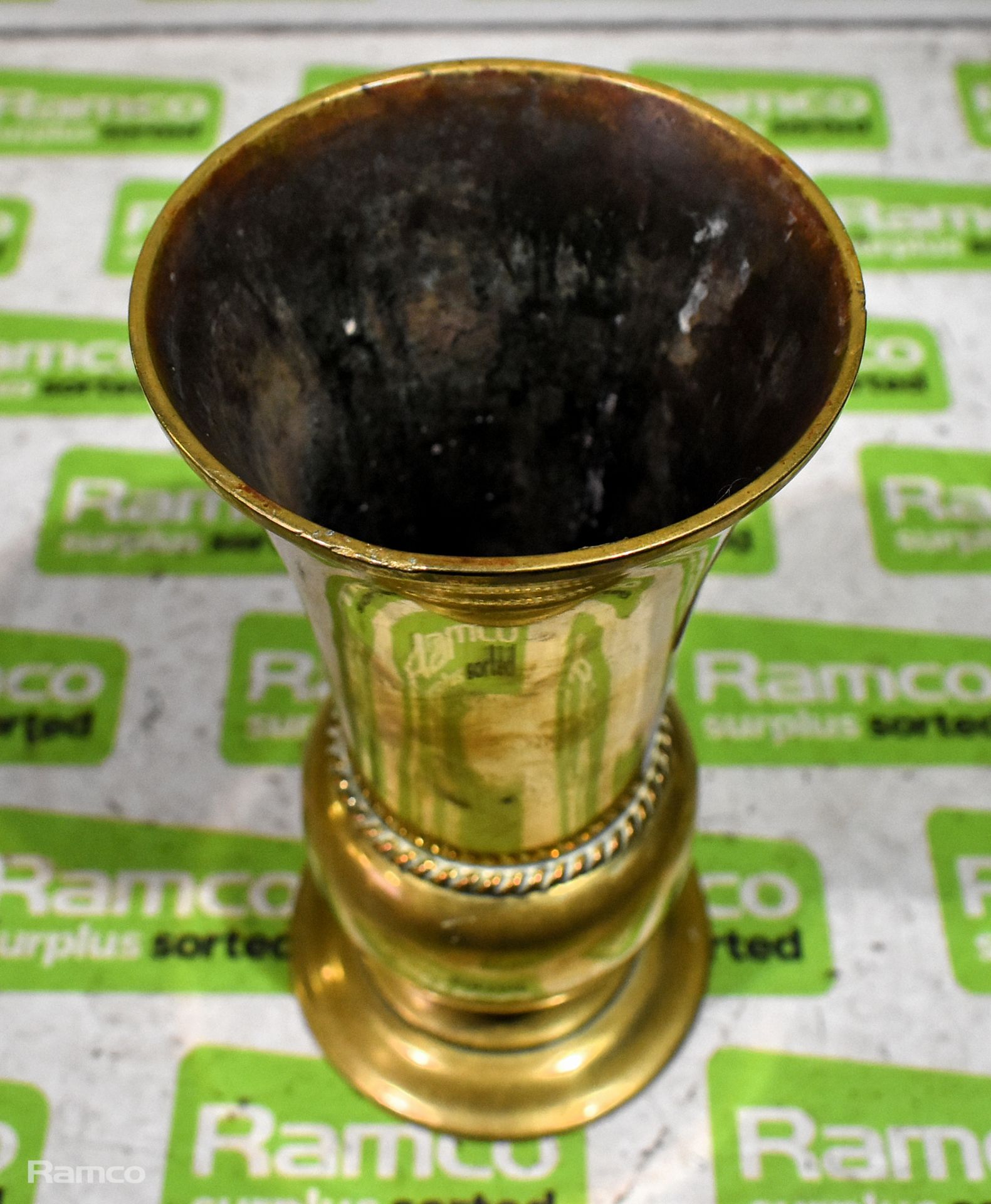 Brass Medium 8 inch vase - Image 3 of 4