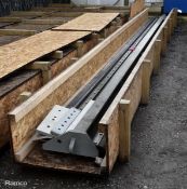 Lip sealing beam with accessories - crate length 6070mm