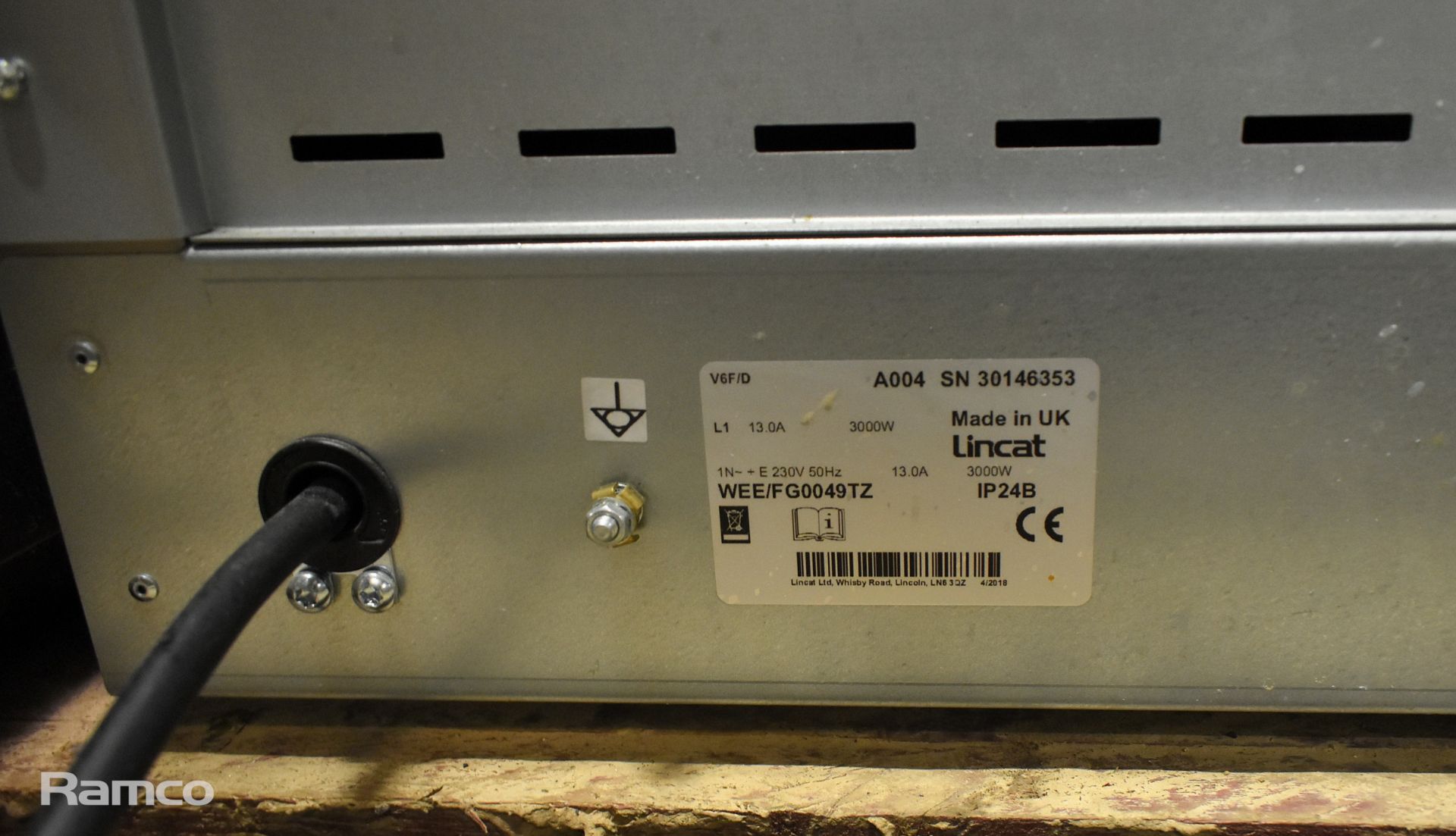 Lincat IP24B undercounter electric oven - W 610 x D 640 x H 670mm - Image 8 of 8