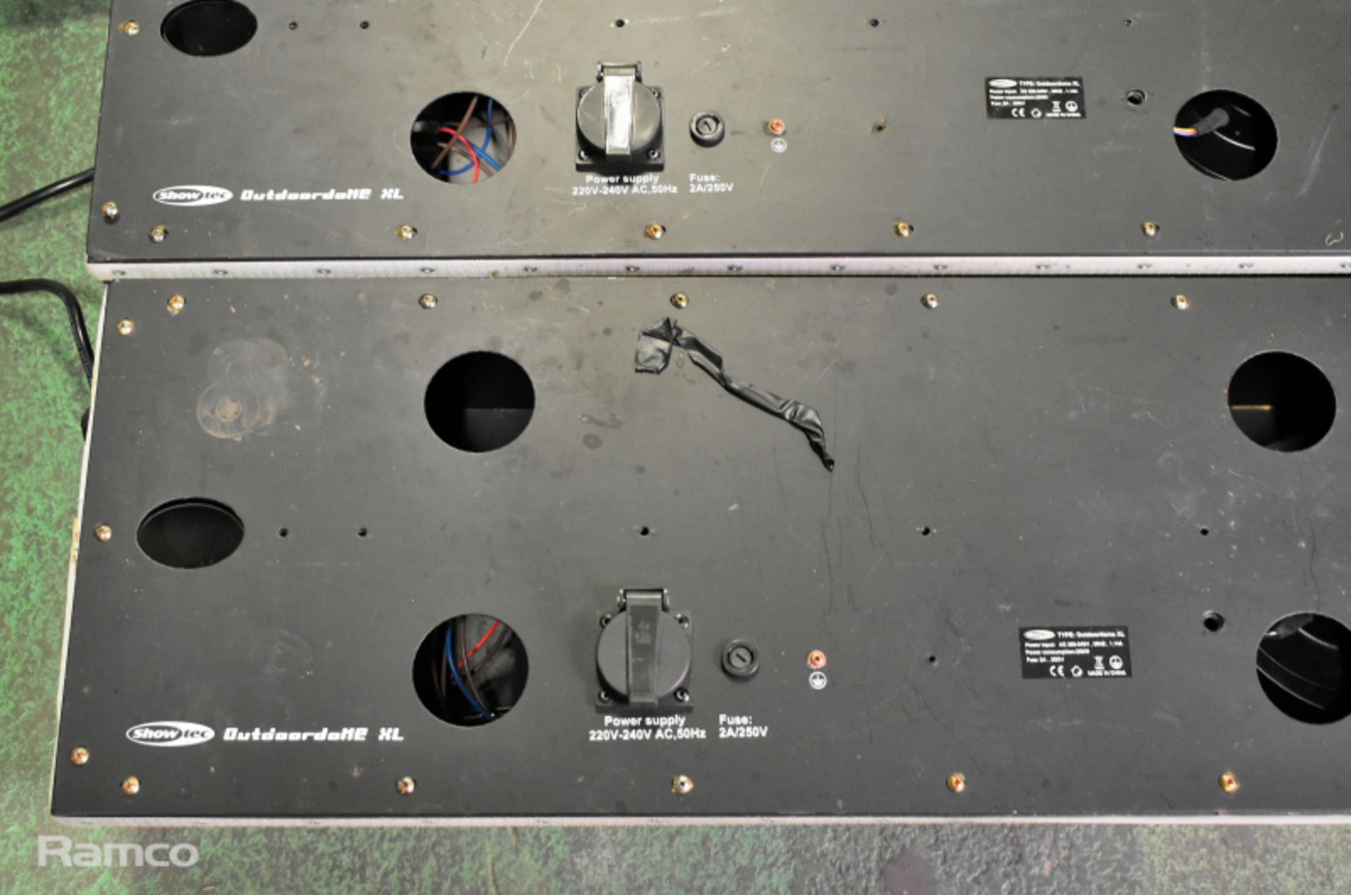 Showtec 1200mm batten outdoor dome Schuko 16A adaptor in flightcase - L 1550 x W 680 x H 940mm - Image 3 of 10