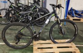 Merida Big Seven hardtail mountain bike - 3x10 Shimano drivetrain - Shimano hydraulic disc brakes