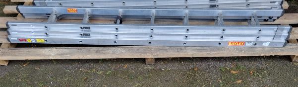 Bayley triple extension 21 rung ladder - approx 18ft in length