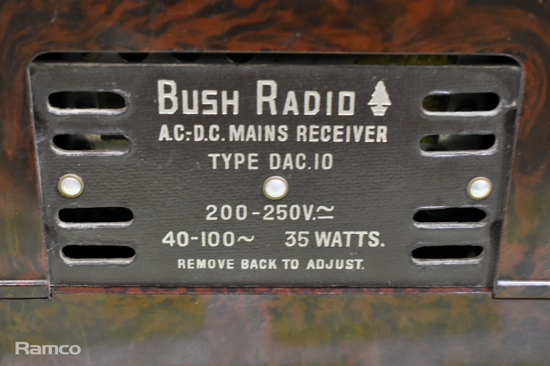 Bush DAC 10 bakelite 5 valve table valve radio - Image 7 of 7