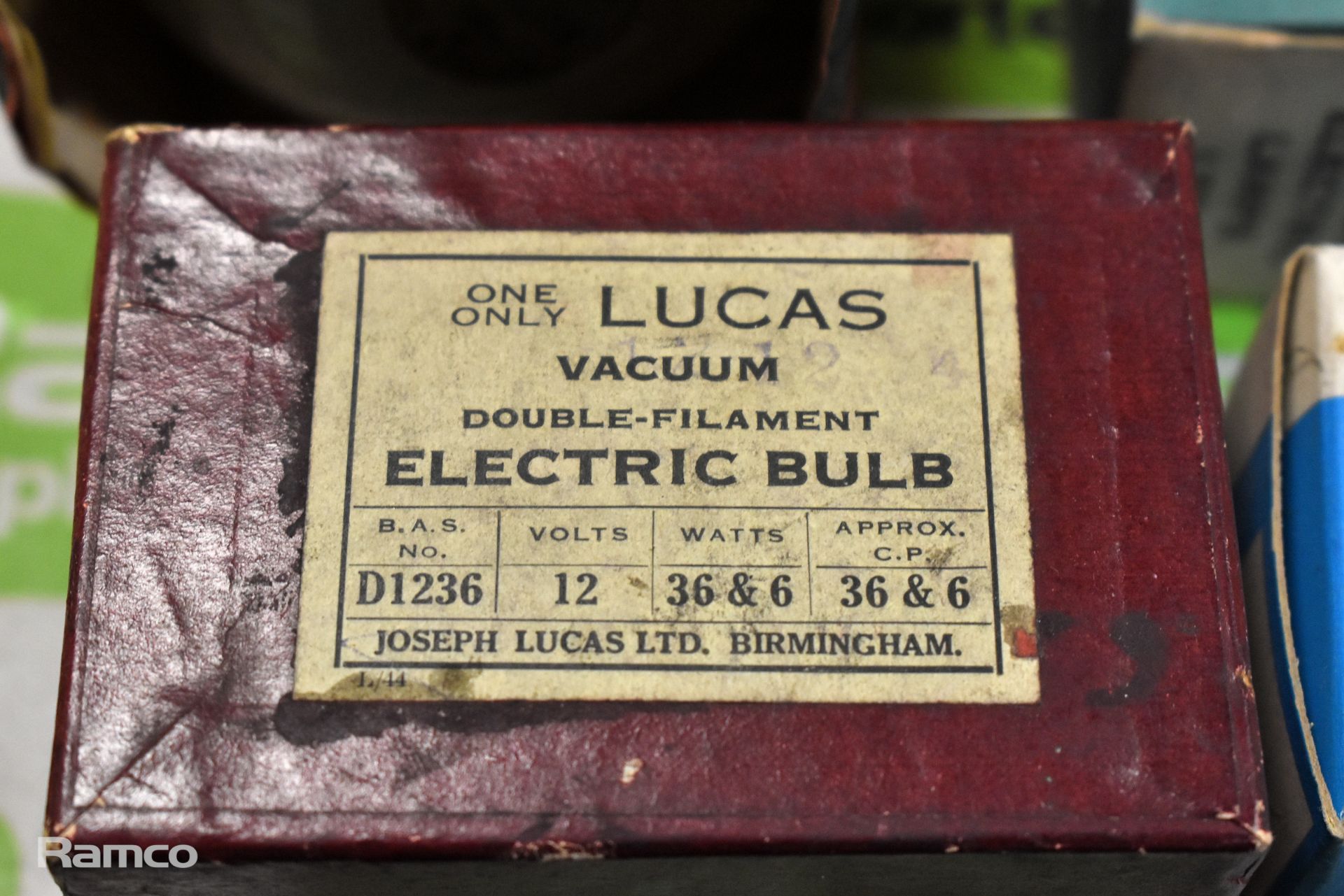 Vintage lighting equipment - bulbs, torches, switches - brands: Philips, Atlas, Merlite, Mazda - Image 3 of 16
