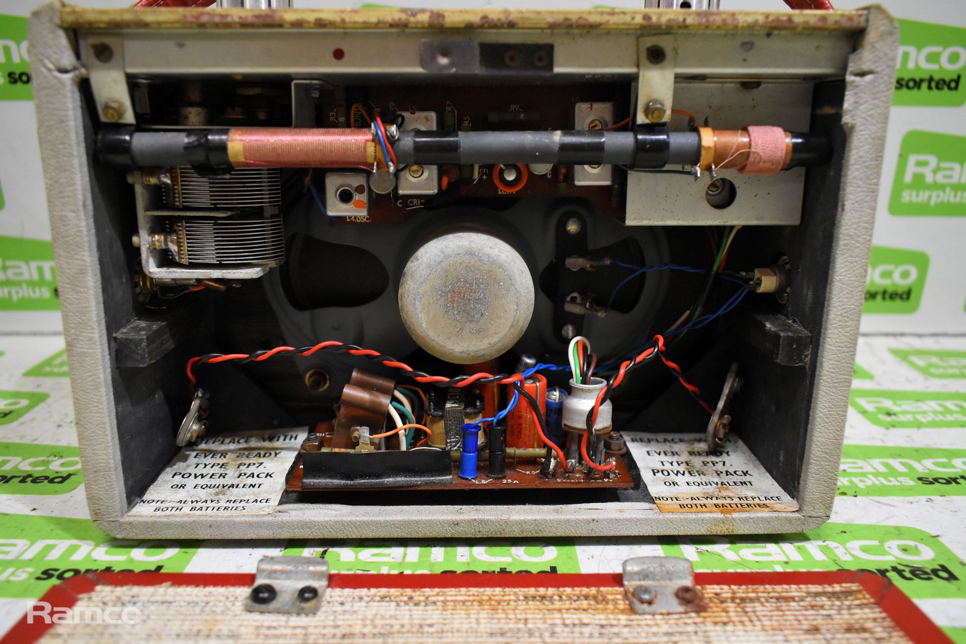 Hacker Mini-Herald RP17 portable transistor radio - Image 6 of 6
