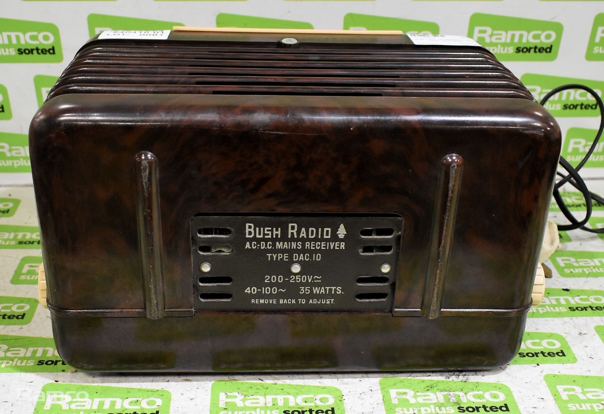 Bush DAC 10 bakelite 5 valve table valve radio - Image 6 of 7