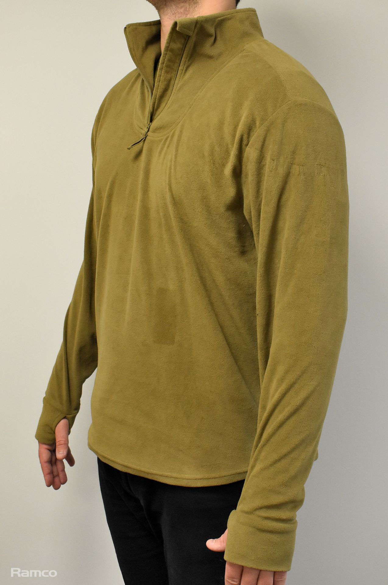 100x British Army Combat thermal undershirts - mixed colours - mixed grades and sizes - Bild 2 aus 13