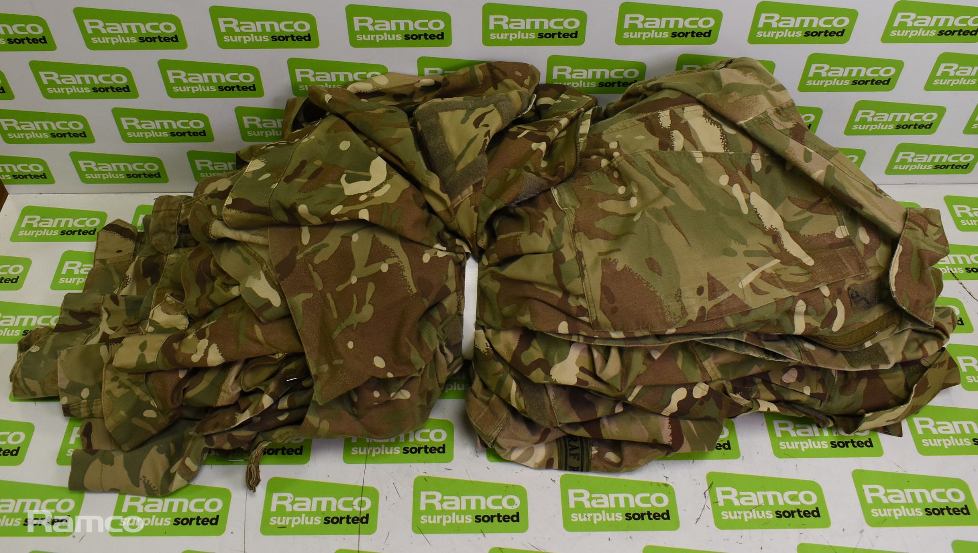 100x British Army MTP Combat jackets mixed styles - mixed grades and sizes - Bild 10 aus 16