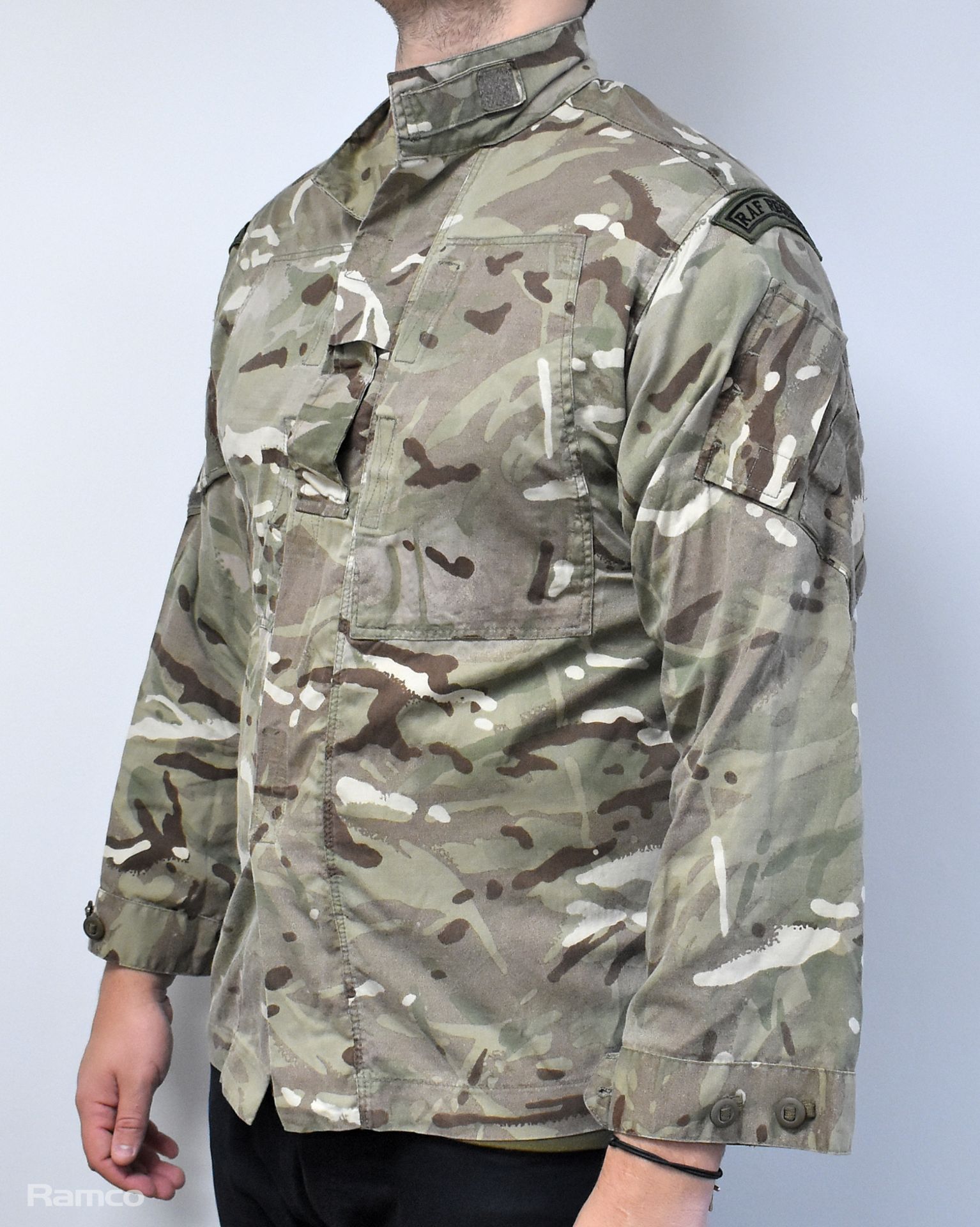 100x British Army MTP Combat jackets mixed styles - mixed grades and sizes - Bild 2 aus 16