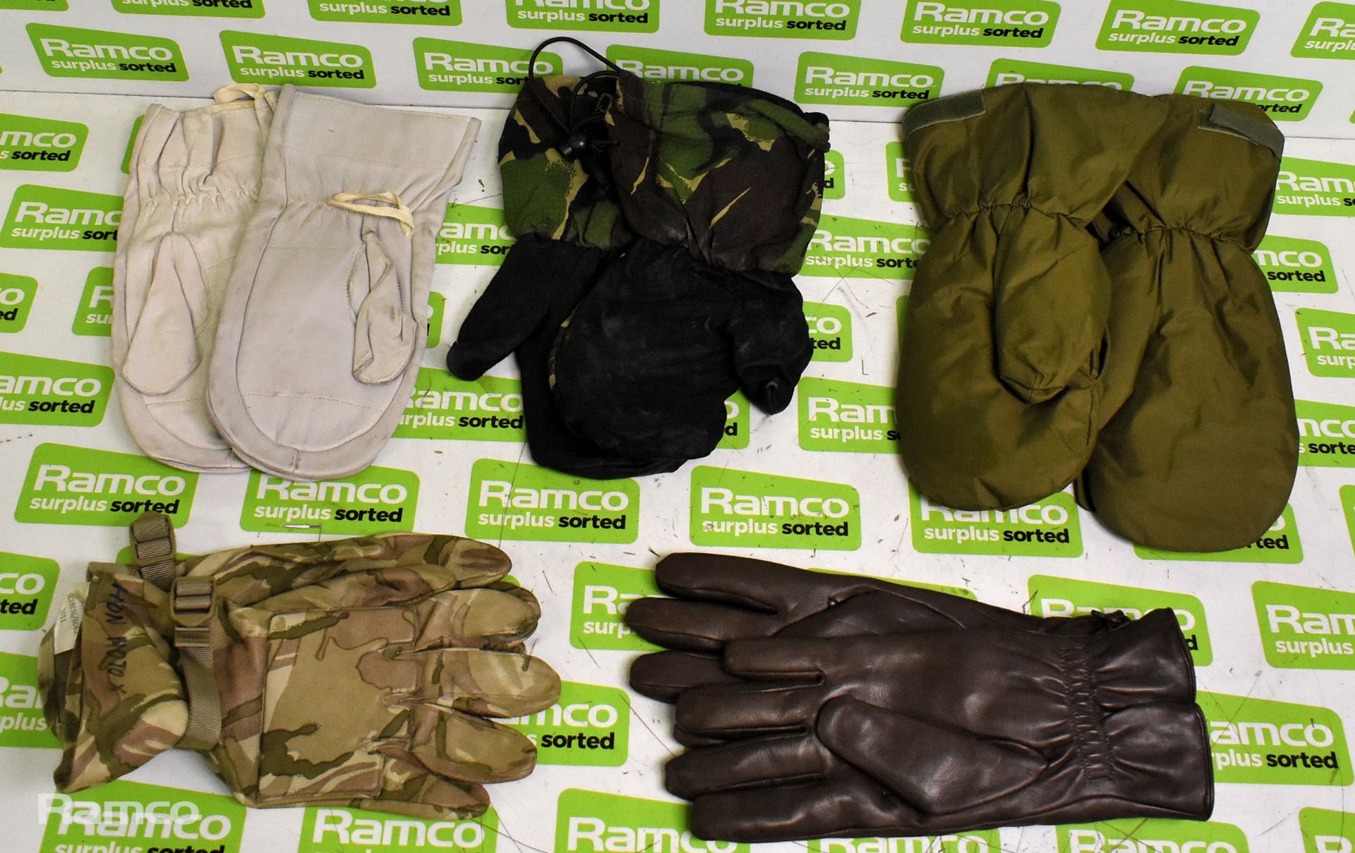 120x Various glove, mittens & cold weather gloves - mixed grades and sizes - Image 7 of 13
