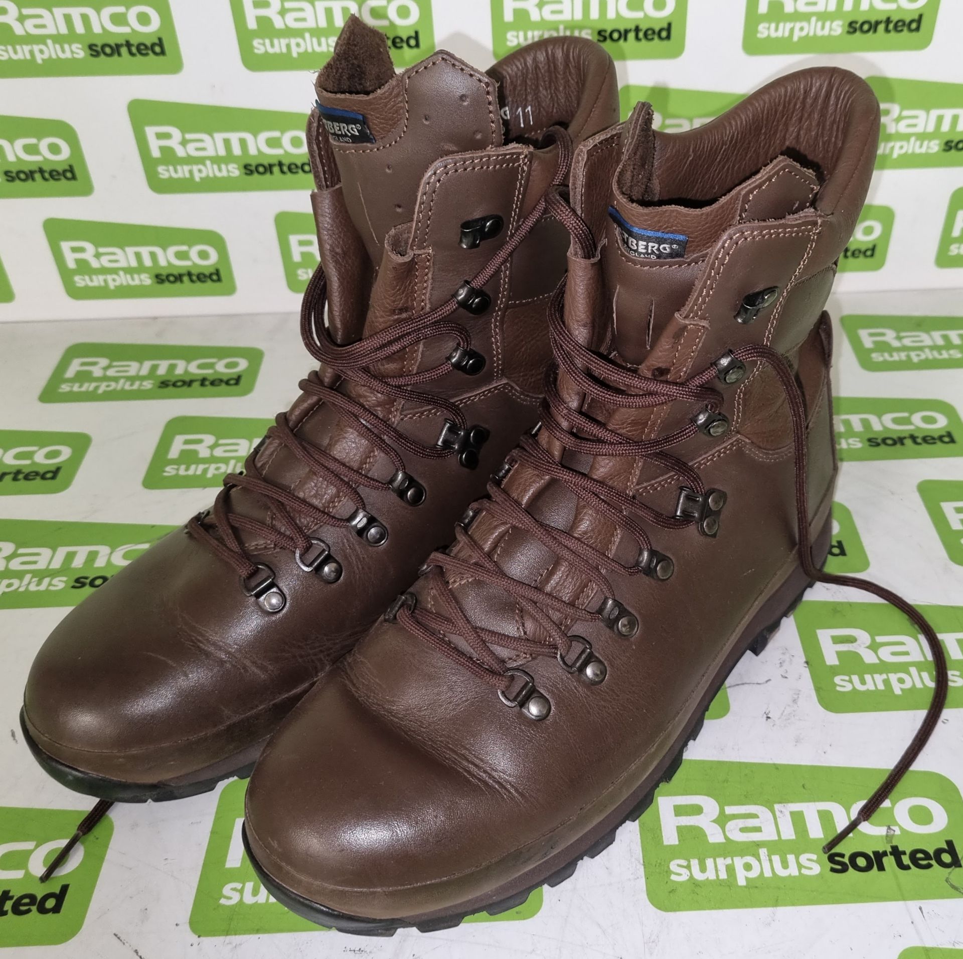 Altberg defender combat boots - Brown - size 9 - Image 2 of 5