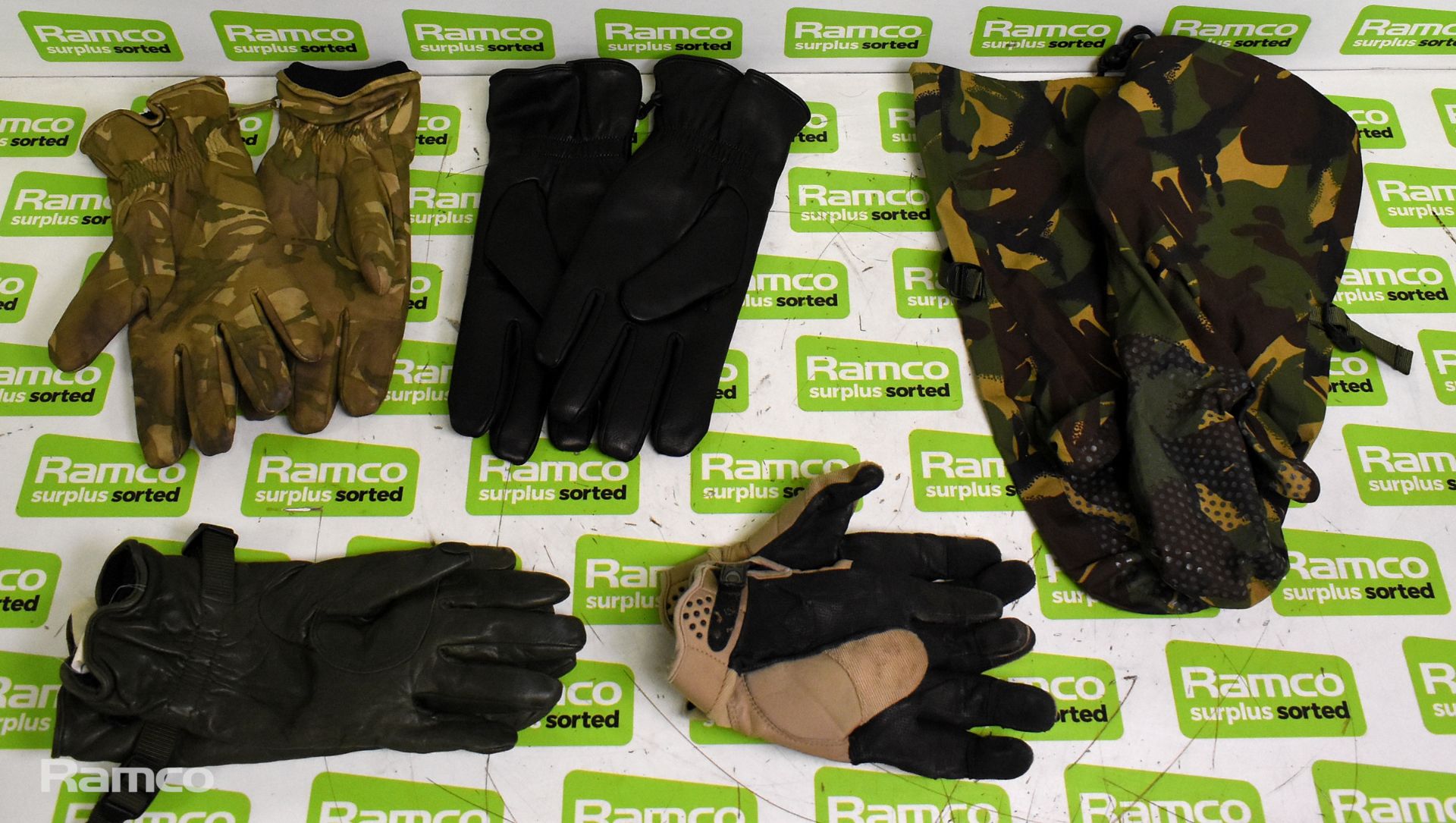 120x Various glove, mittens & cold weather gloves - mixed grades and sizes