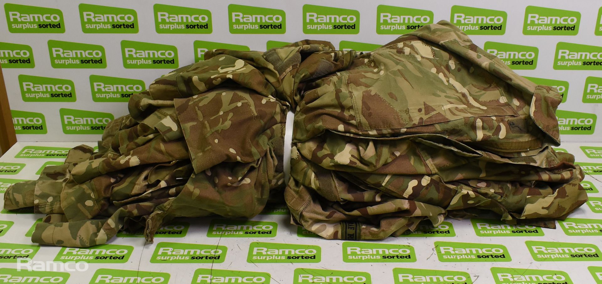 100x British Army MTP Combat jackets mixed styles - mixed grades and sizes - Bild 9 aus 16