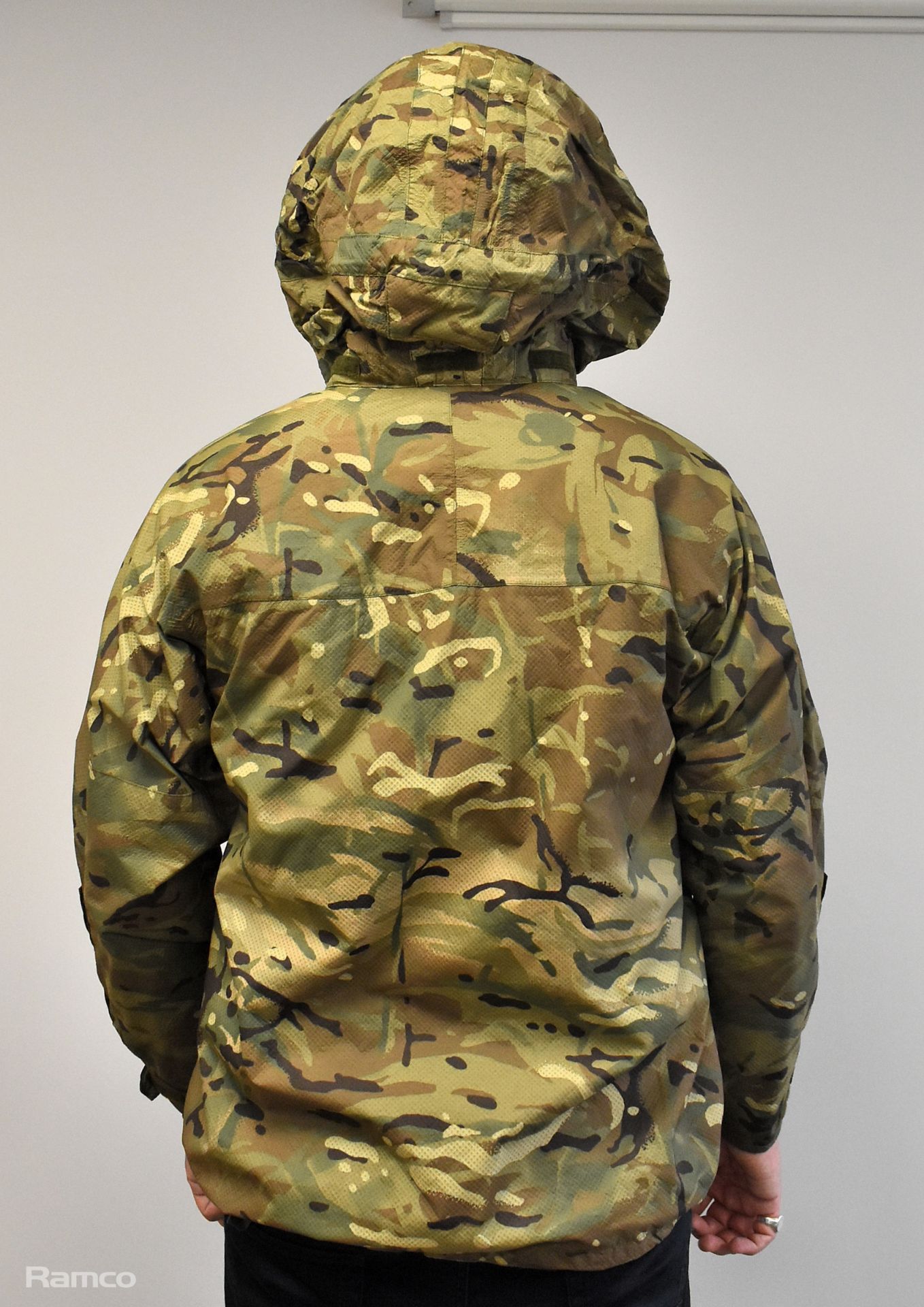 20x British Army MTP waterproof lightweight jackets - mixed grades and ...