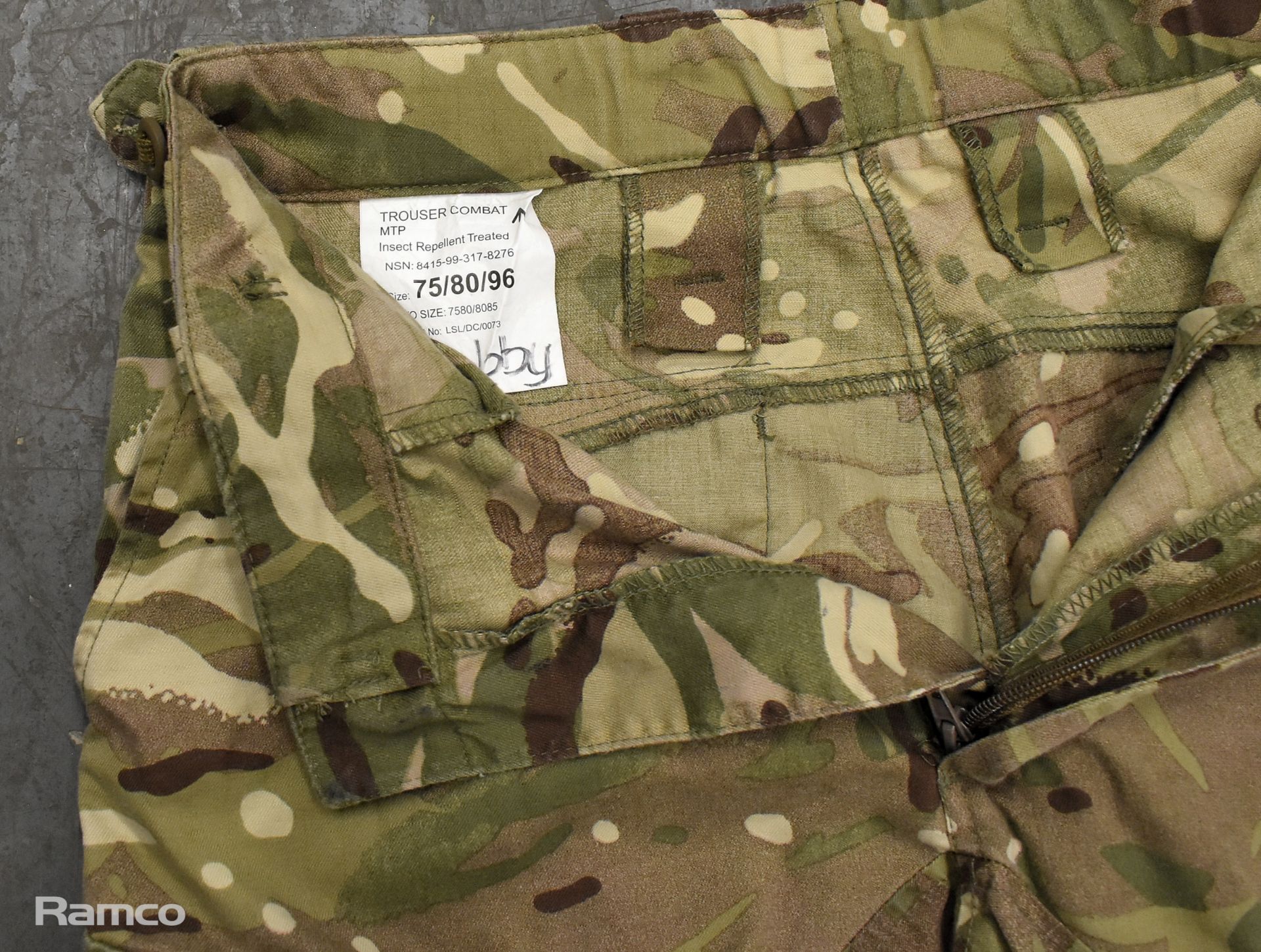 80x British Army MTP combat trousers warm weather - mixed grades and sizes - Bild 4 aus 8