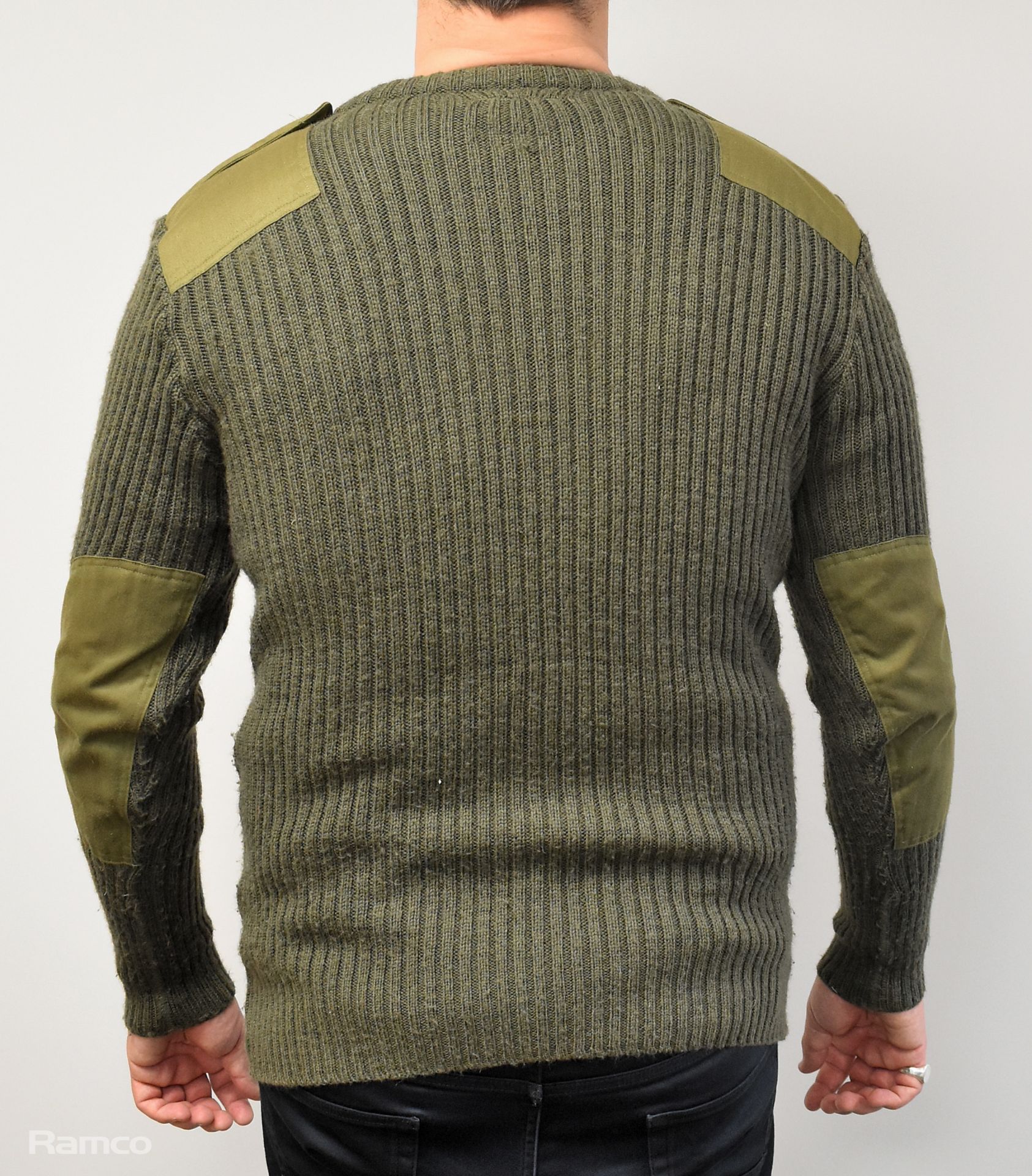 60x British Army wool jerseys - Olive - mixed grades and sizes - Image 3 of 10