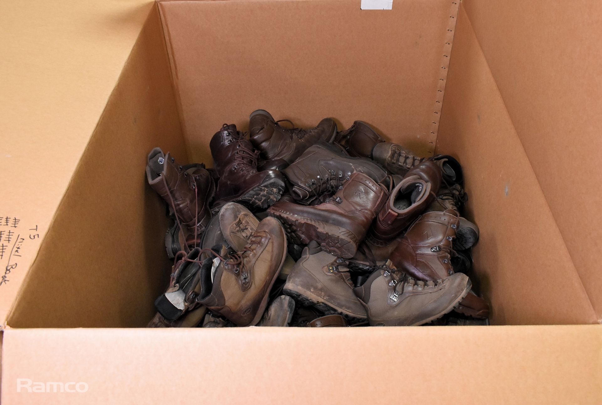 50x pairs of Various boots including Magnum, Iturri & YDS - mixed grades and sizes - Image 21 of 22