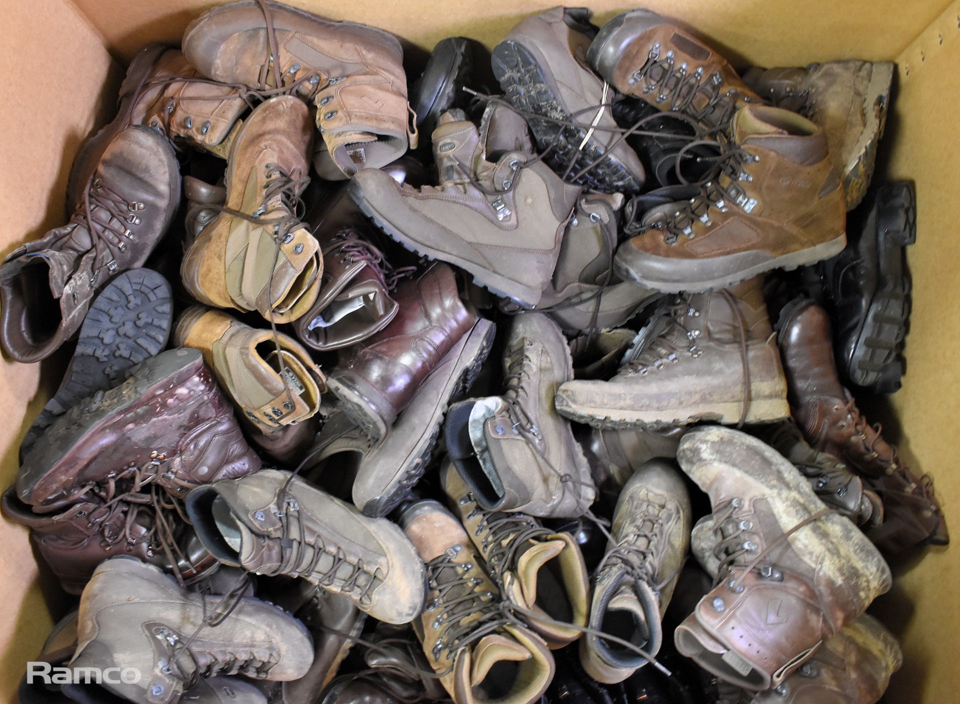 50x pairs of Various boots including Magnum, Iturri & YDS - mixed grades and sizes - Image 23 of 23