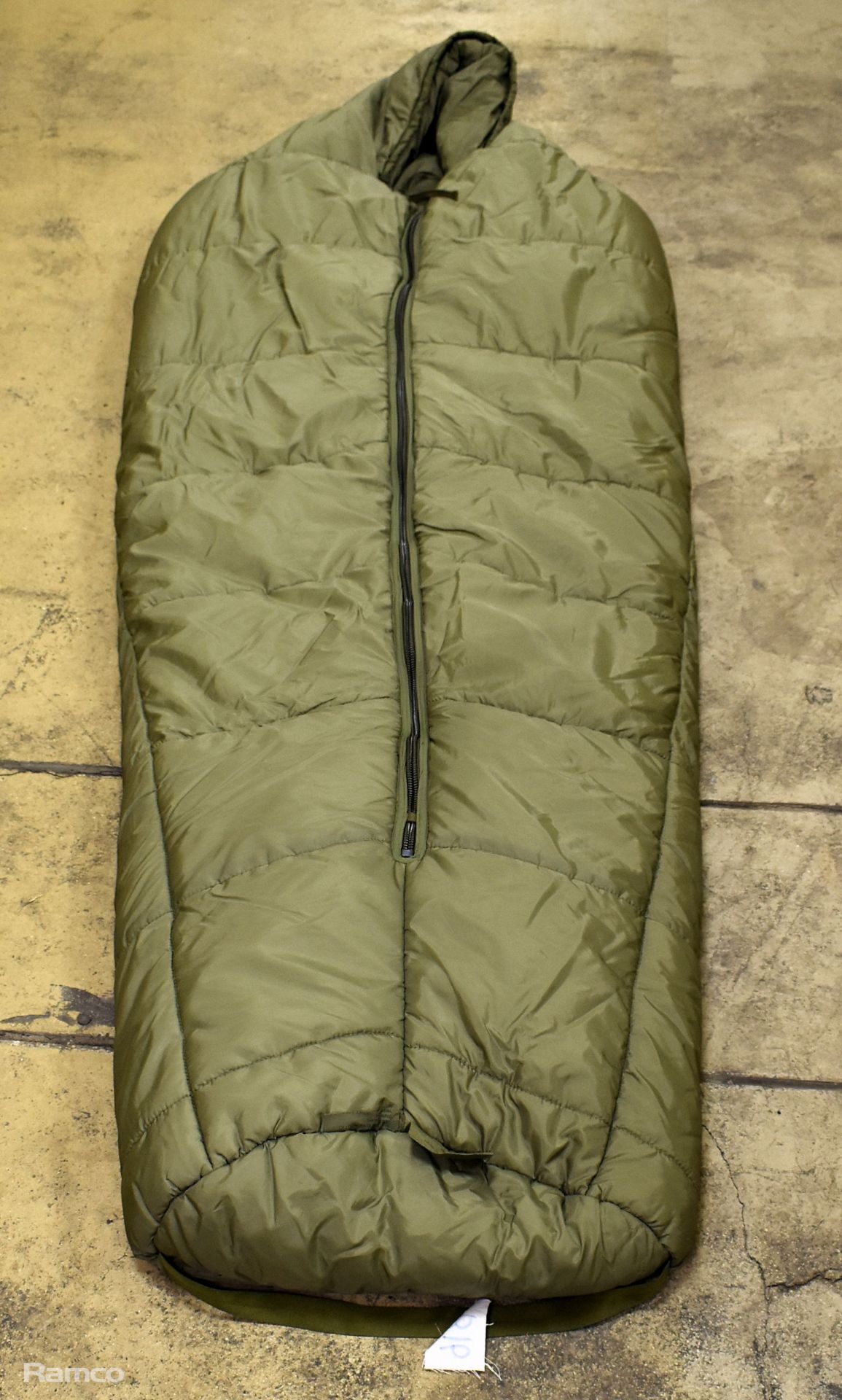 30x Sleeping bags - mixed grades and sizes