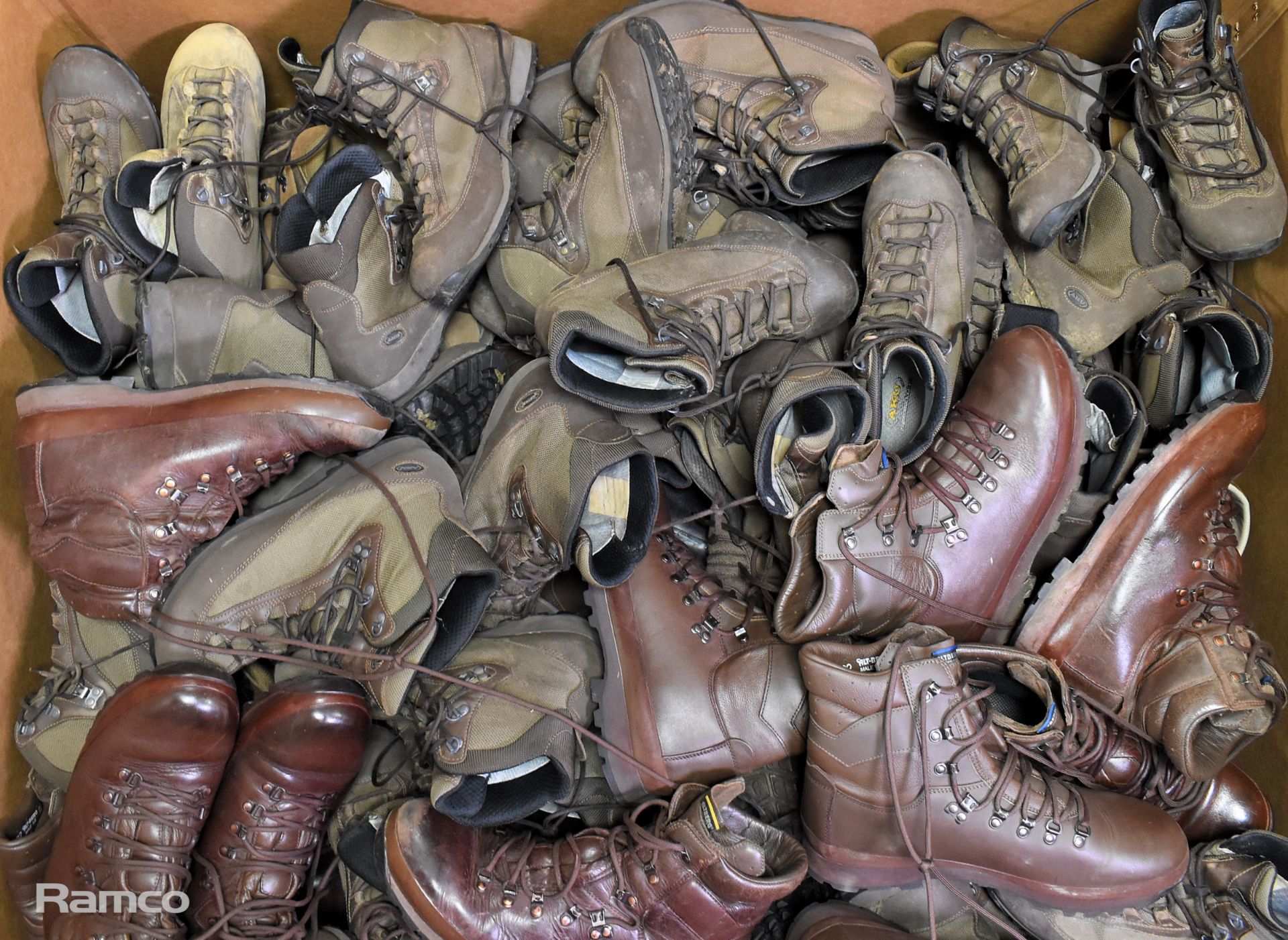 50x pairs of Various shoes, boots and trainers - different makes & sizes - mixed grades - Image 23 of 23