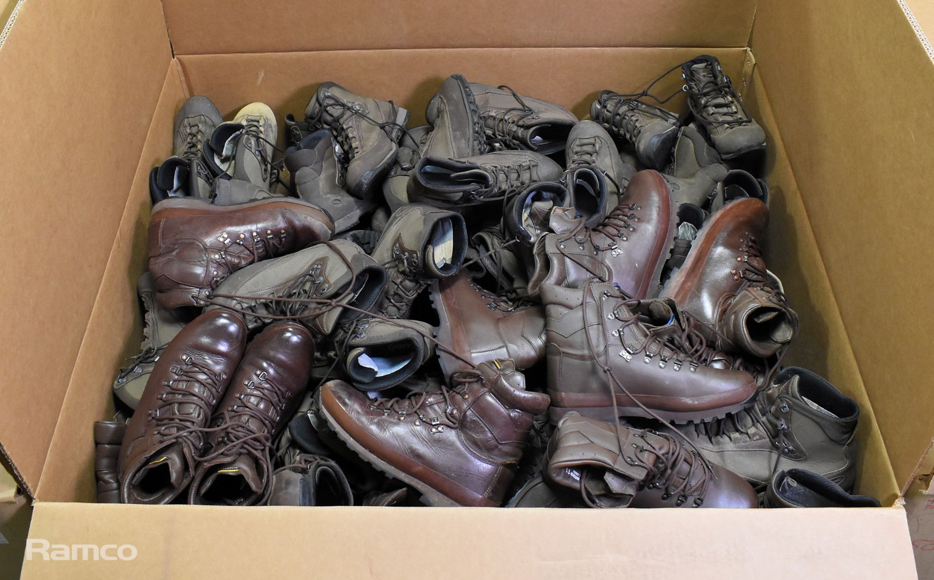 50x pairs of Various shoes, boots and trainers - different makes & sizes - mixed grades - Image 22 of 23
