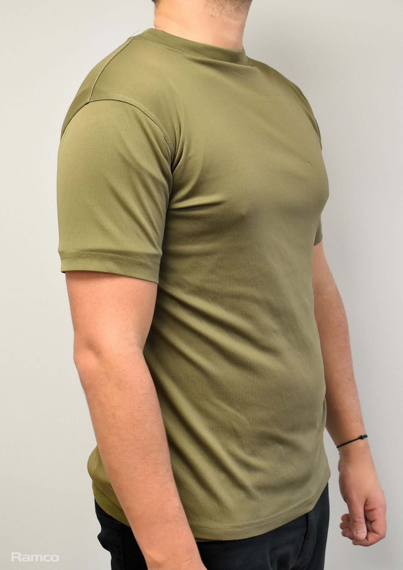 50x British Army combat T-shirts anti static - mixed grades and sizes - Image 4 of 12