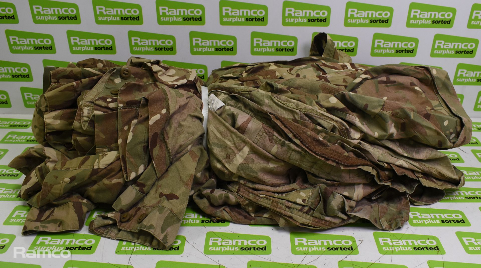 50x British Army MTP Combat jackets mixed styles - mixed grades and sizes - Bild 7 aus 12