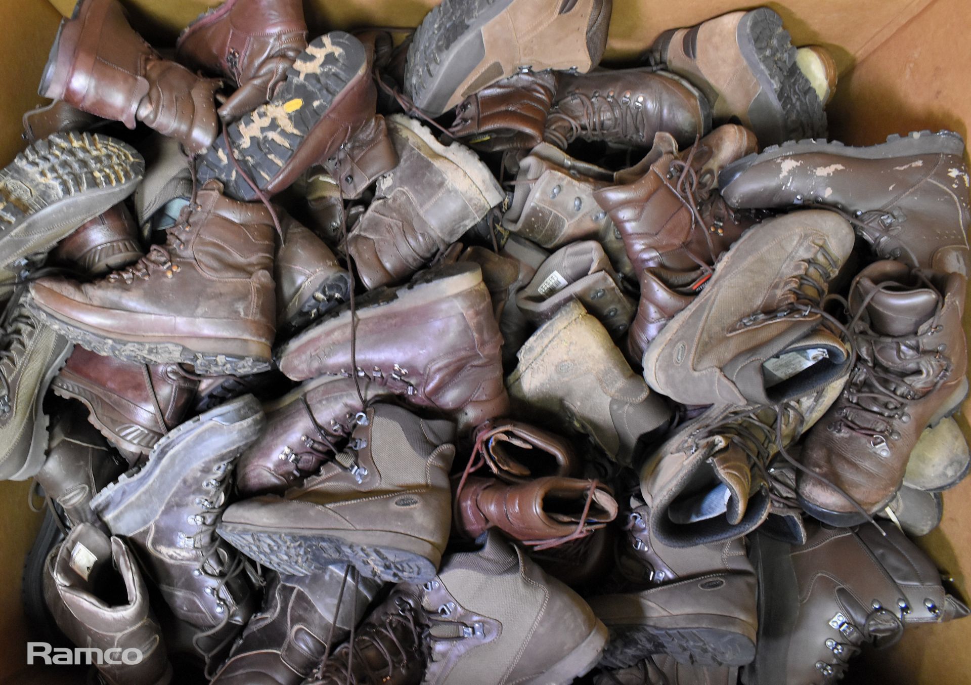 50x pairs of Various boots including Magnum, Iturri & YDS - mixed grades and sizes - Image 24 of 24