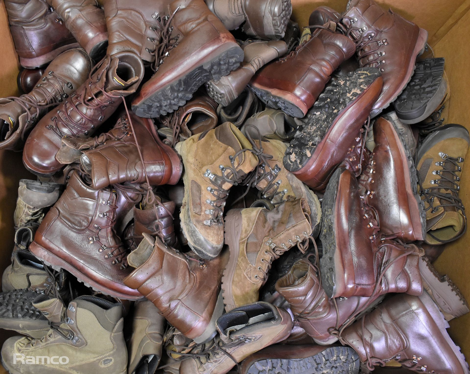50x pairs of Various boots including Magnum, Iturri & YDS - mixed grades and sizes - Image 21 of 21
