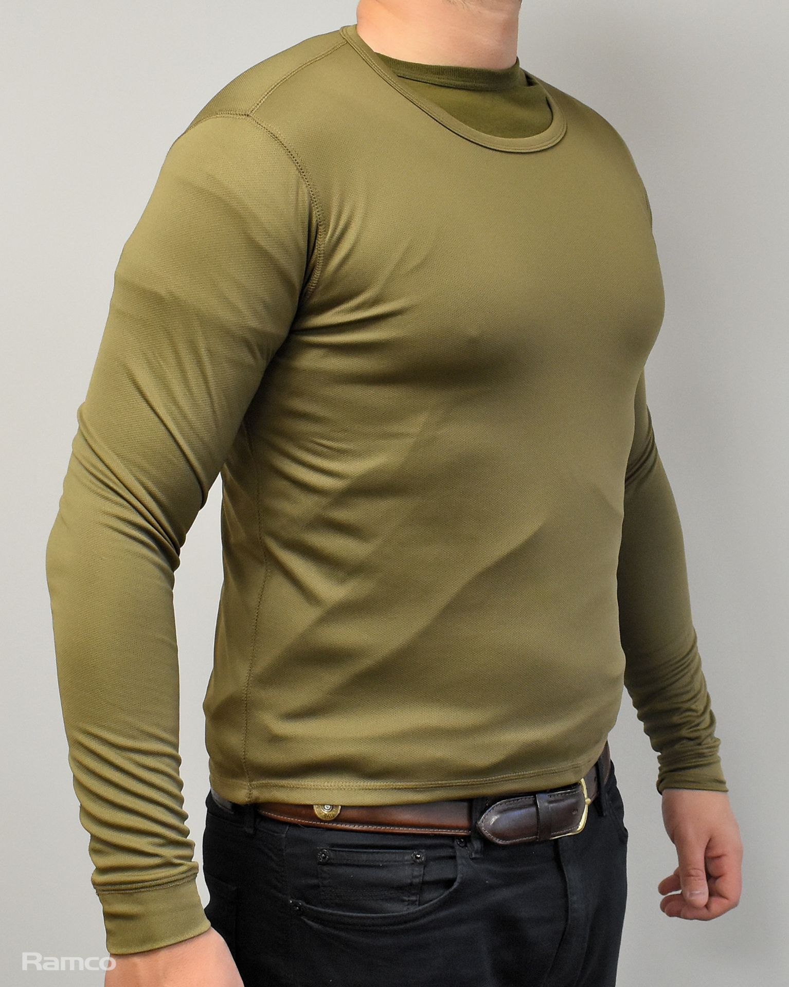 30x Thermal underwear long sleeved vests - mixed colours - mixed grades and sizes - Image 4 of 7