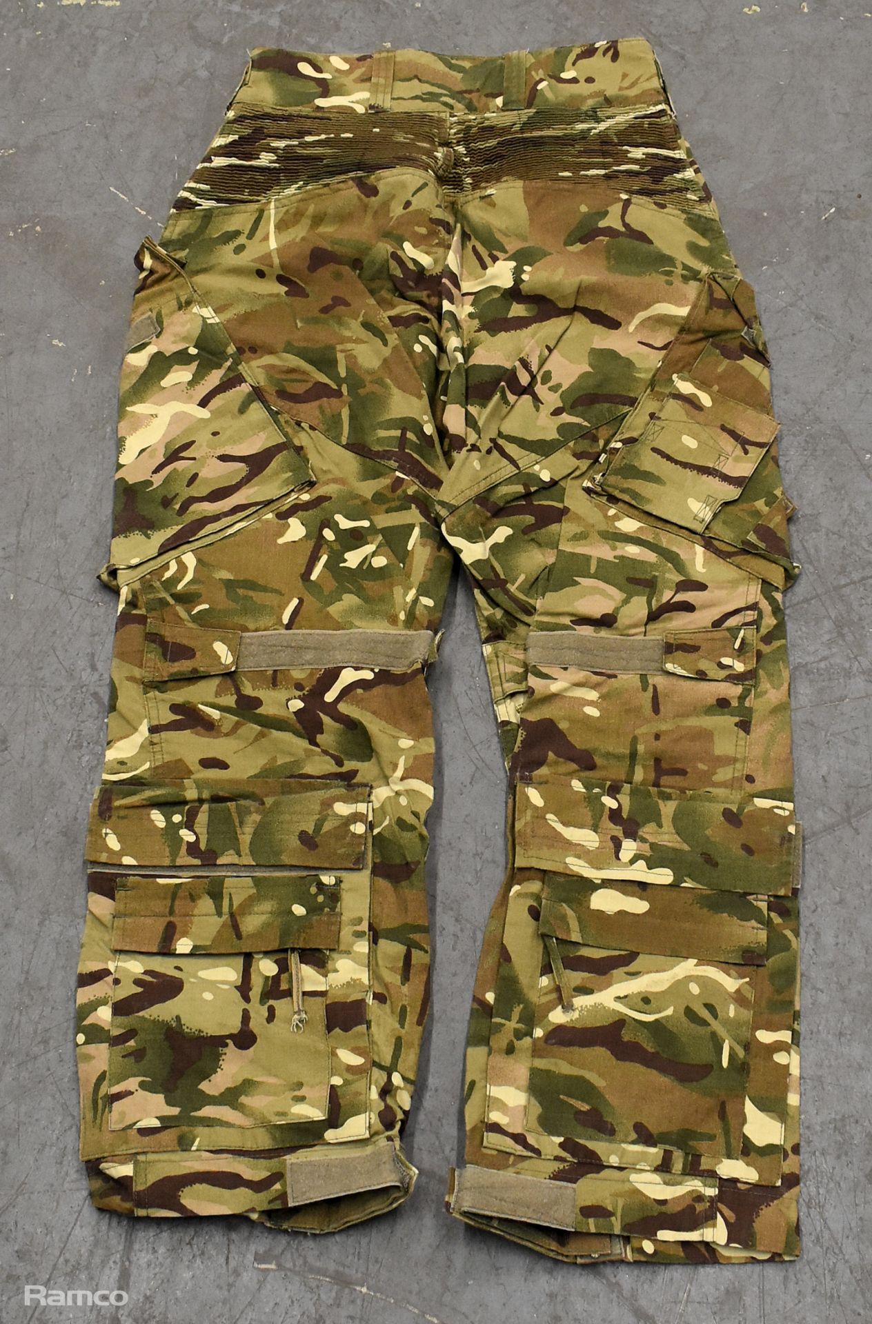70x British Army MTP Aircrew FR combat trousers - mixed grades and sizes - Bild 5 aus 9