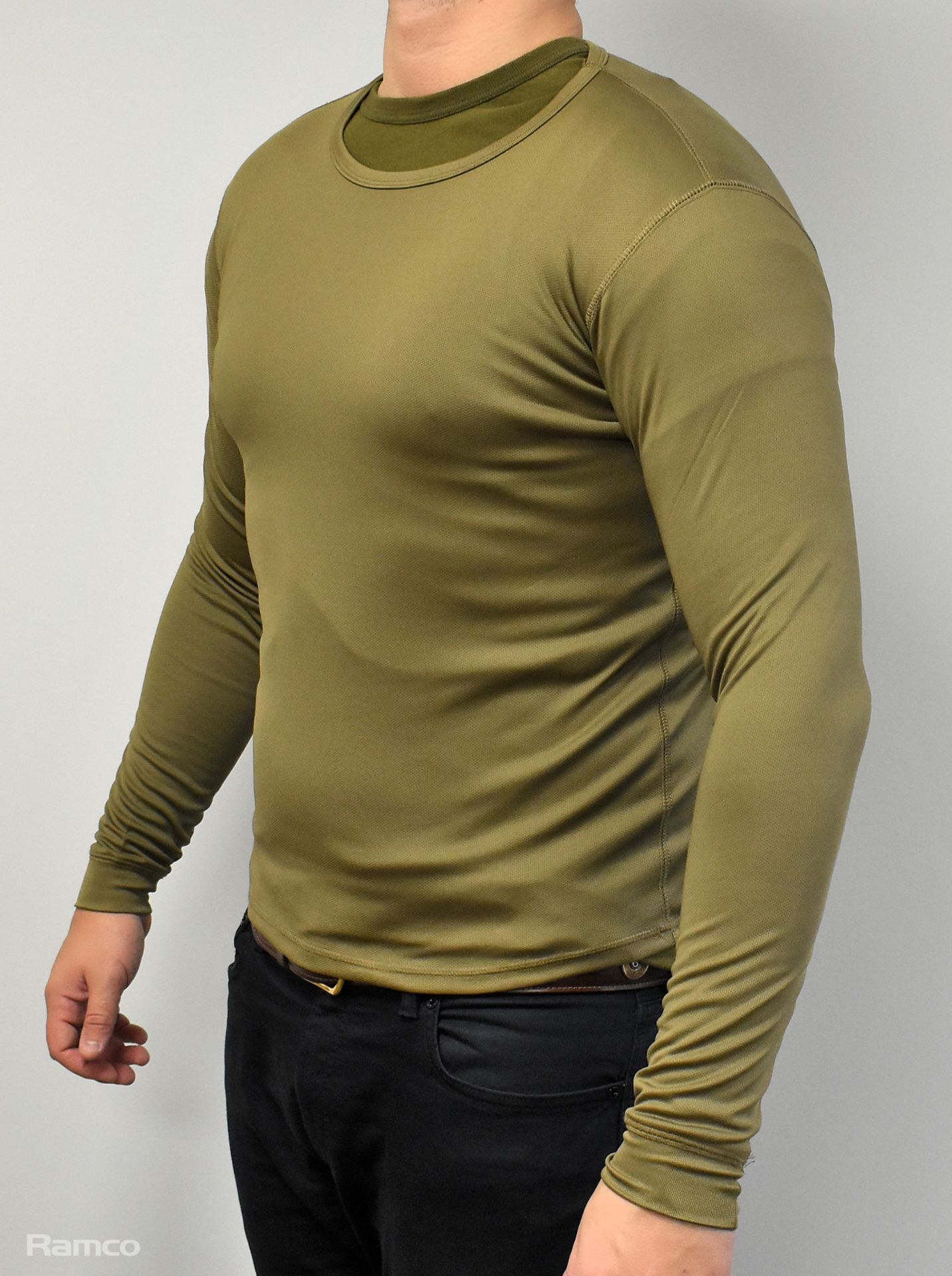 30x Thermal underwear long sleeved vests - mixed colours - mixed grades and sizes - Image 2 of 7