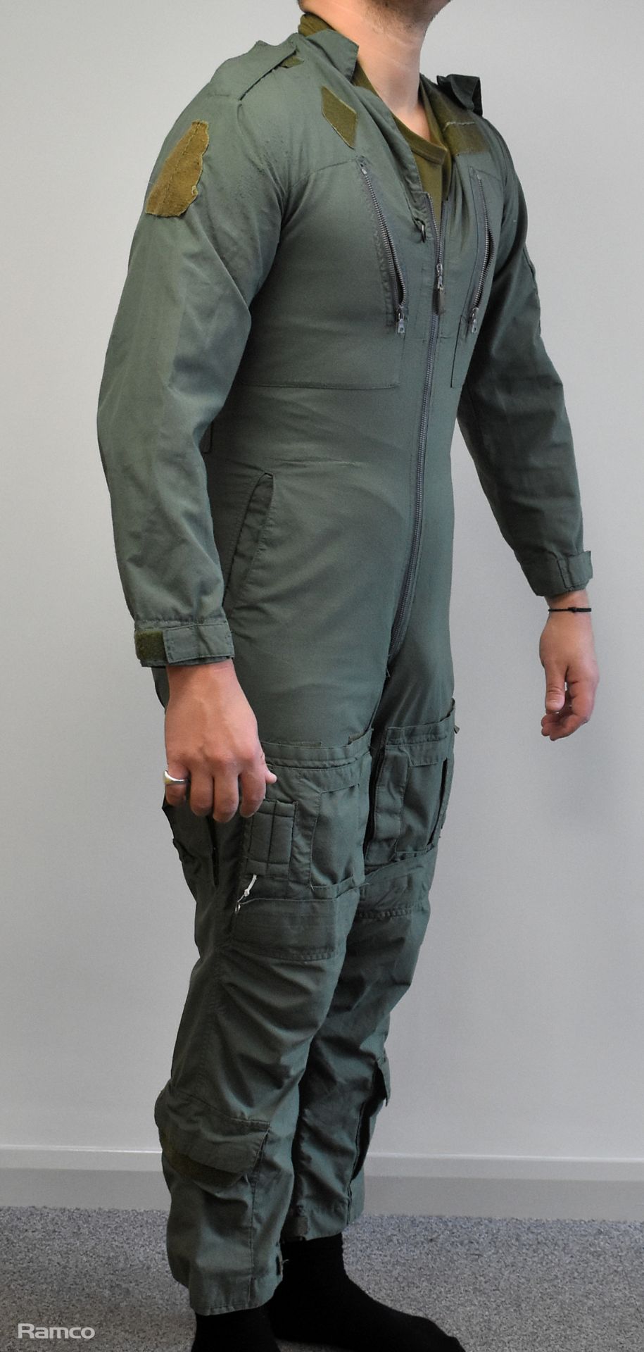 90x Coveralls - mixed colours - mixed grades and sizes - Image 4 of 13